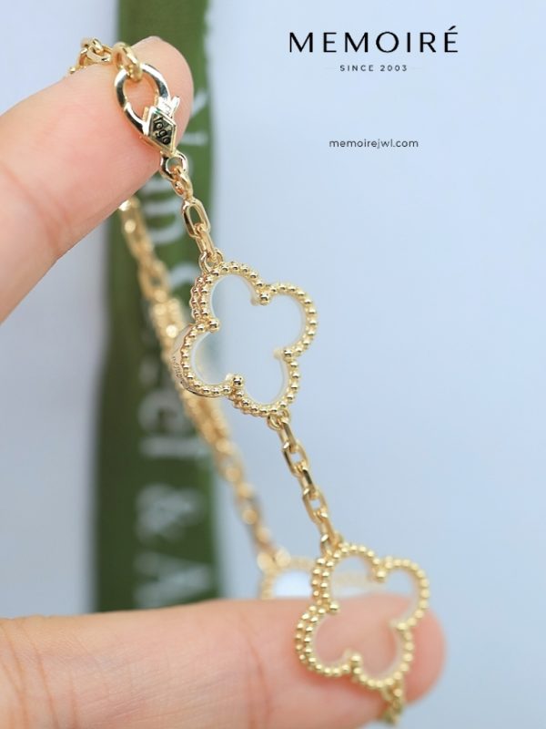 MEMOIRÉ 18K Yellow Gold Mother-of-Pearl Openwork Clover Bracelet