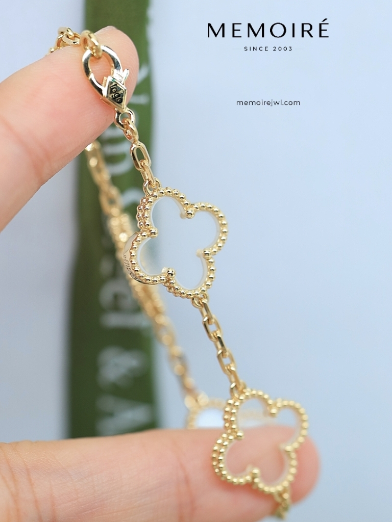 MEMOIRÉ 18K Yellow Gold Mother-of-Pearl Openwork Clover Bracelet