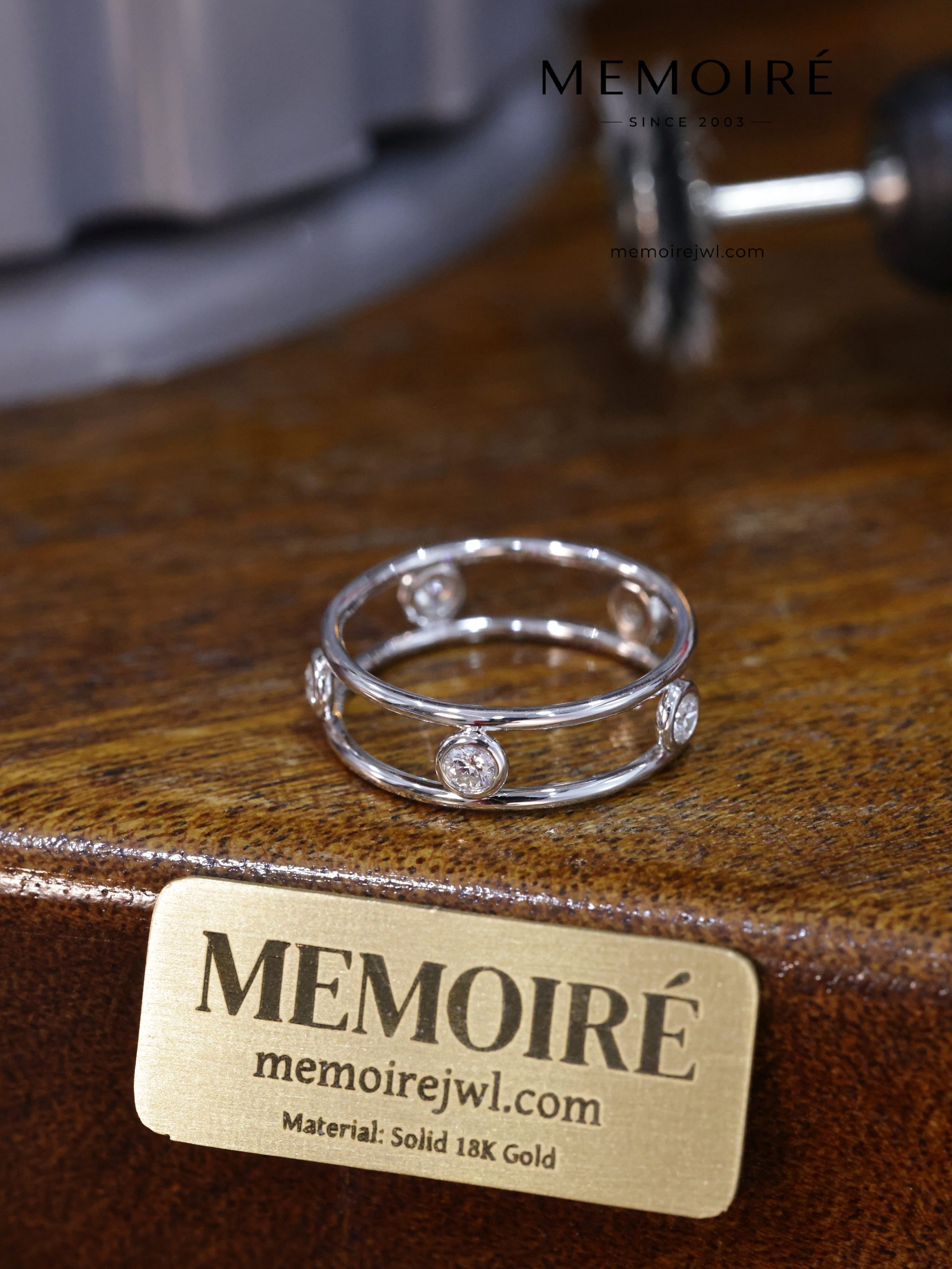 MEMOIRÉ 18K White Gold Double-Band Bezel-Set Diamond Ring - Image 4