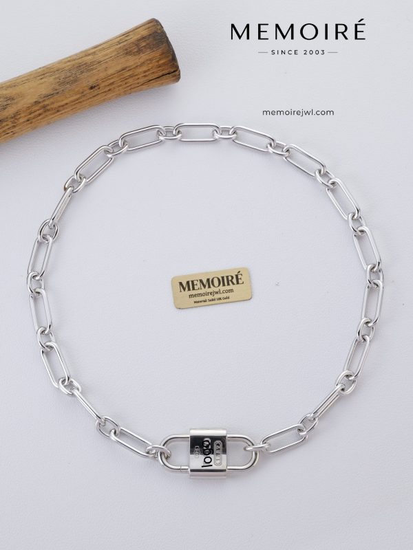 MEMOIRÉ 18K White Gold Lock Clasp Paperclip Chain Necklace