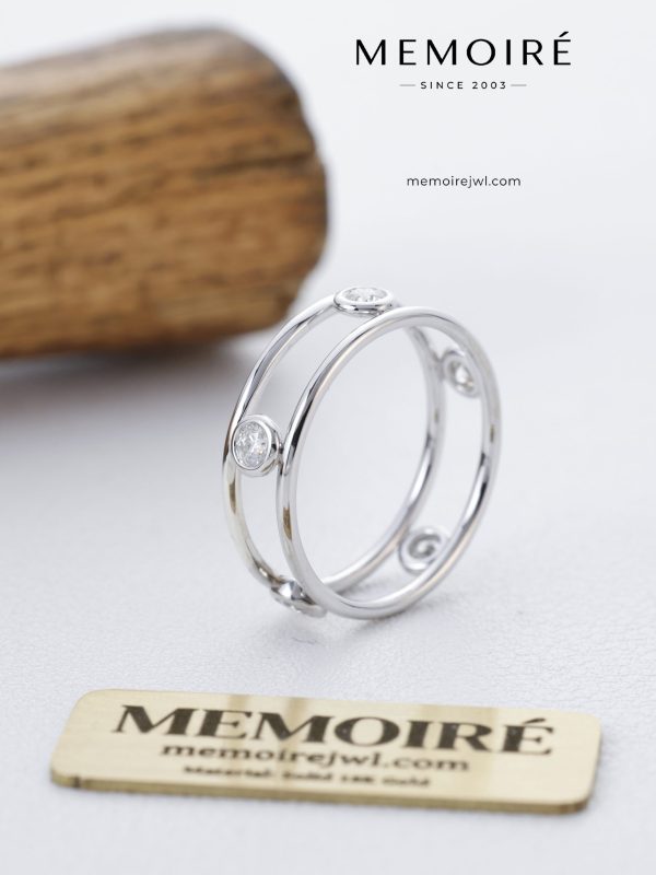 MEMOIRÉ 18K White Gold Double-Band Bezel-Set Diamond Ring