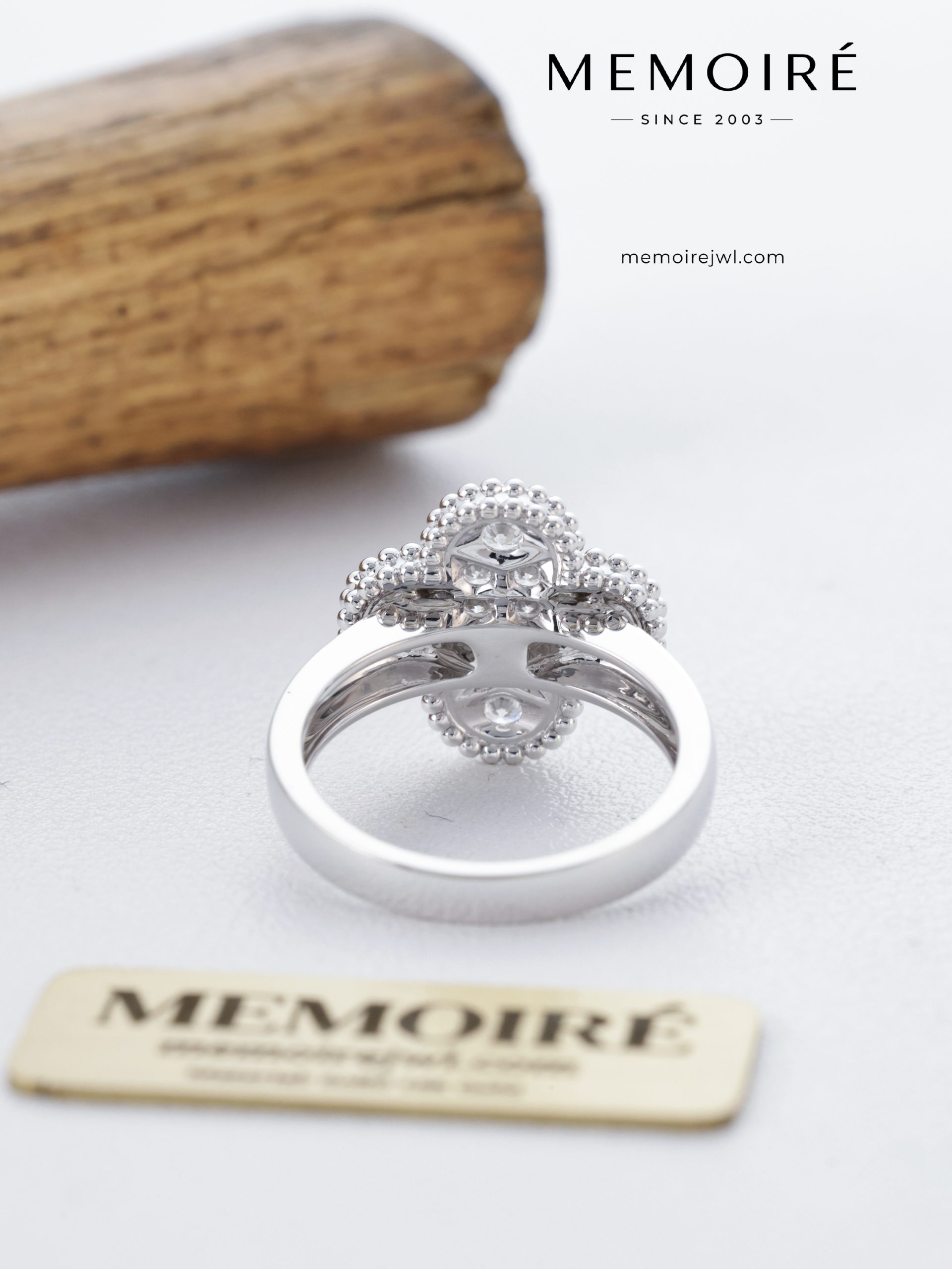 MEMOIRÉ 18K White Gold Full-Pavé Clover Statement Ring - Image 5