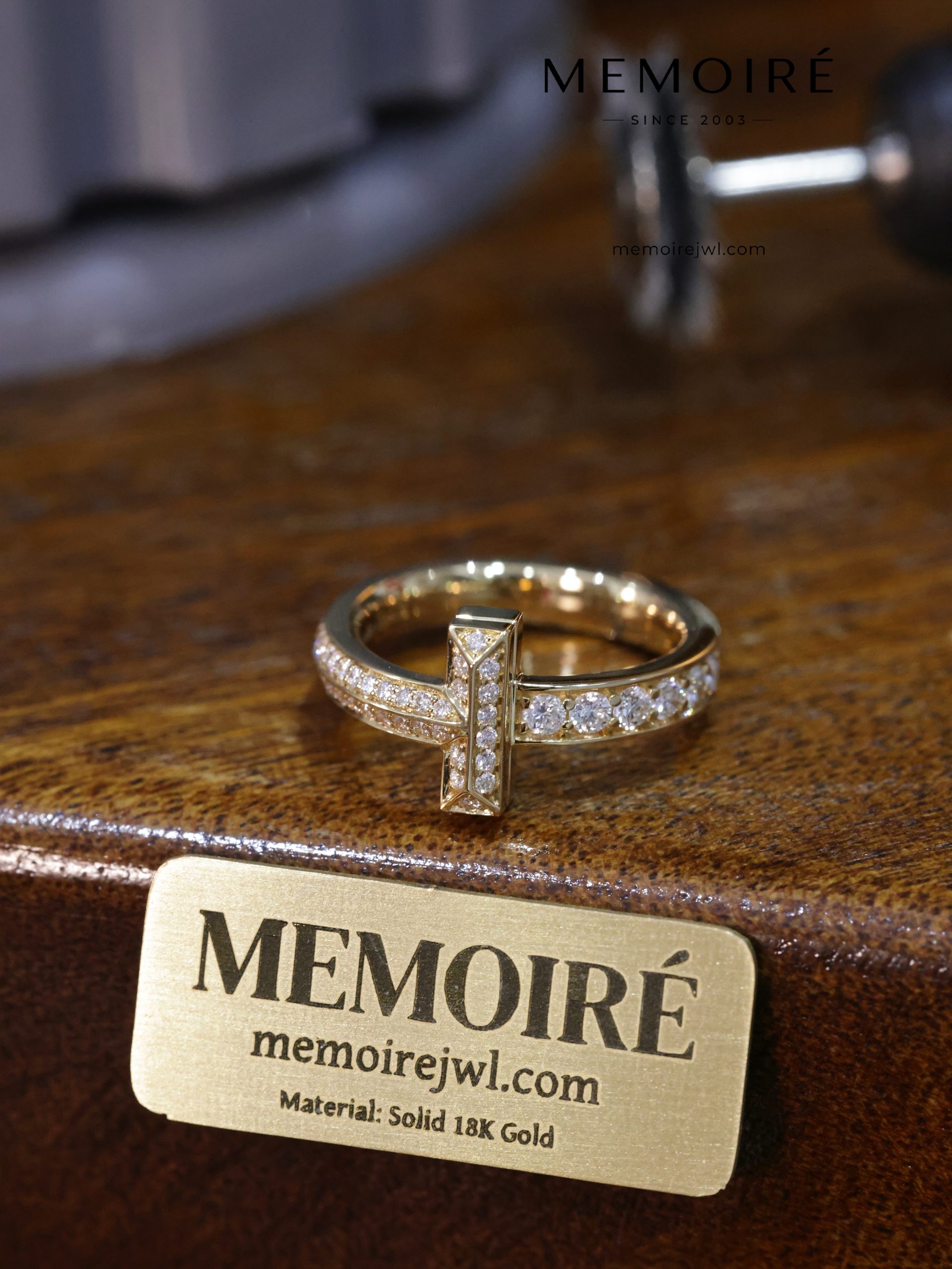 MEMOIRÉ Yellow Gold Narrow Full Pavé T1 Ring - Image 4