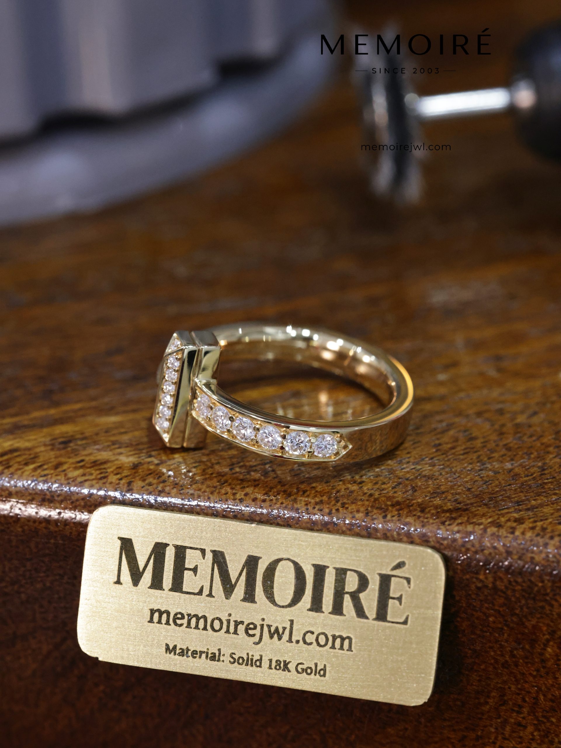 MEMOIRÉ Yellow Gold Narrow Full Pavé T1 Ring - Image 3