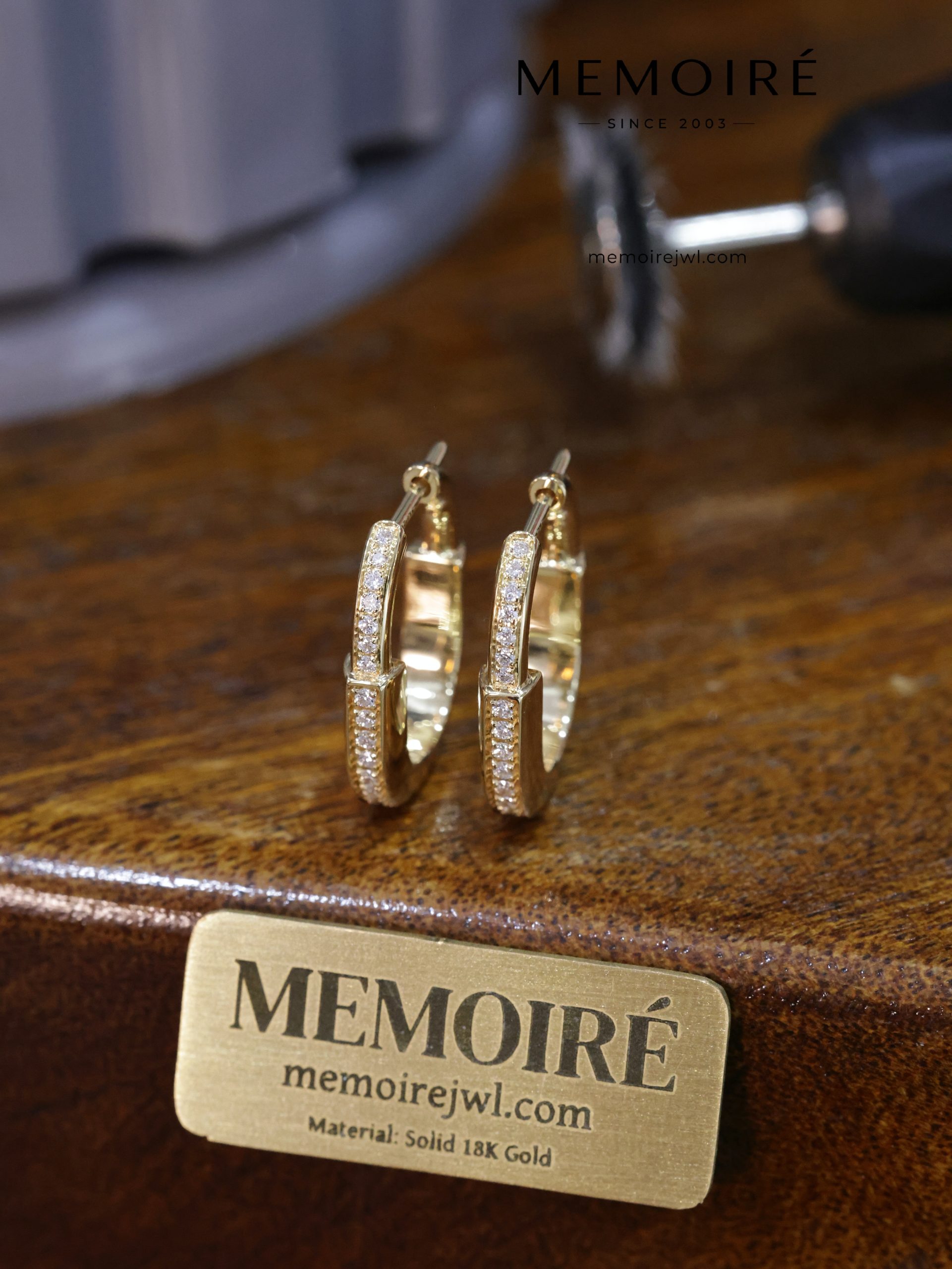 MEMOIRÉ 18K Yellow Gold Full-Pavé Diamond Huggie Hoop Earrings - Image 4