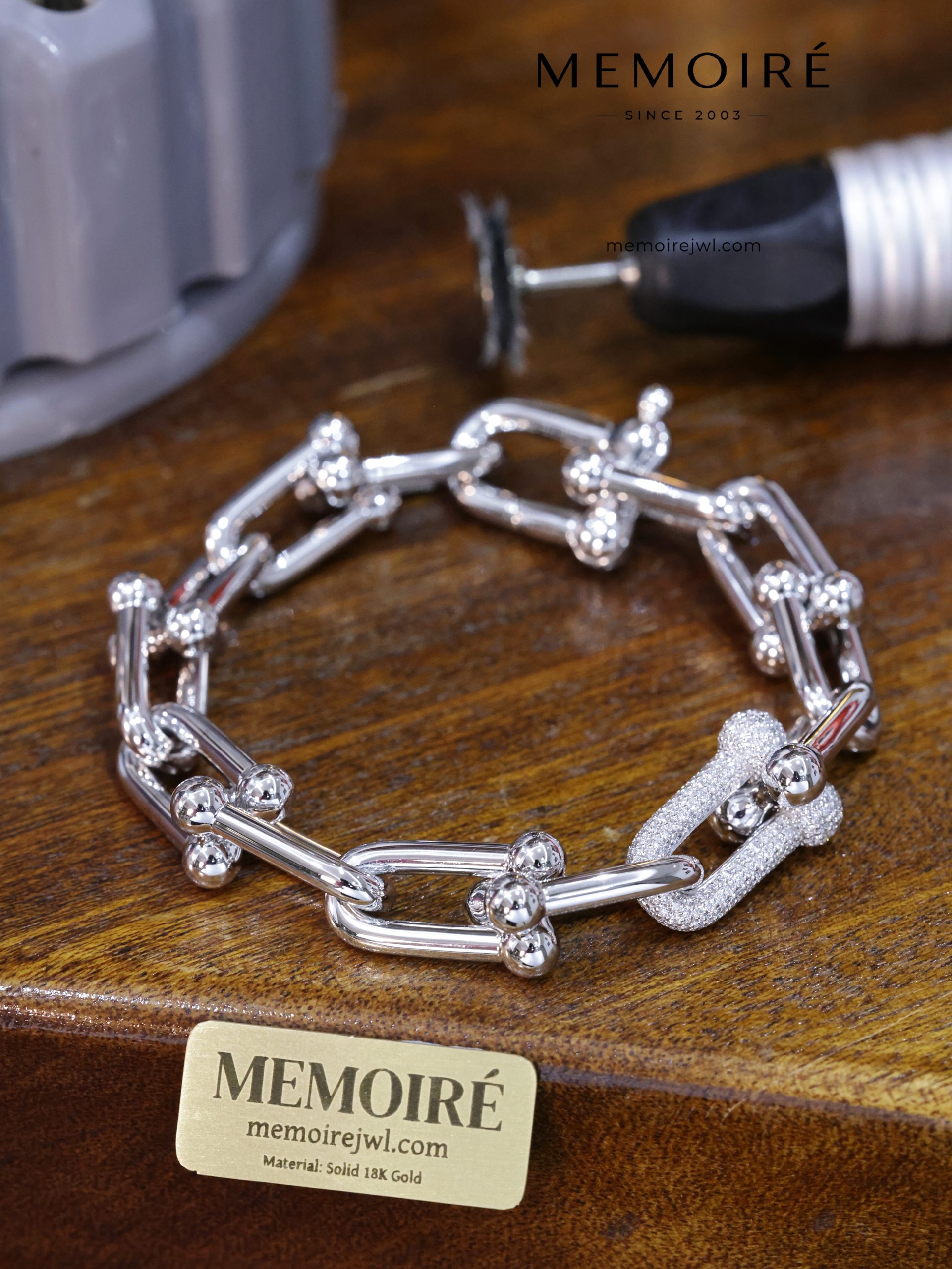 MEMOIRÉ 18K White Gold Pavé-Link Horsebit Chain Bracelet - Image 4
