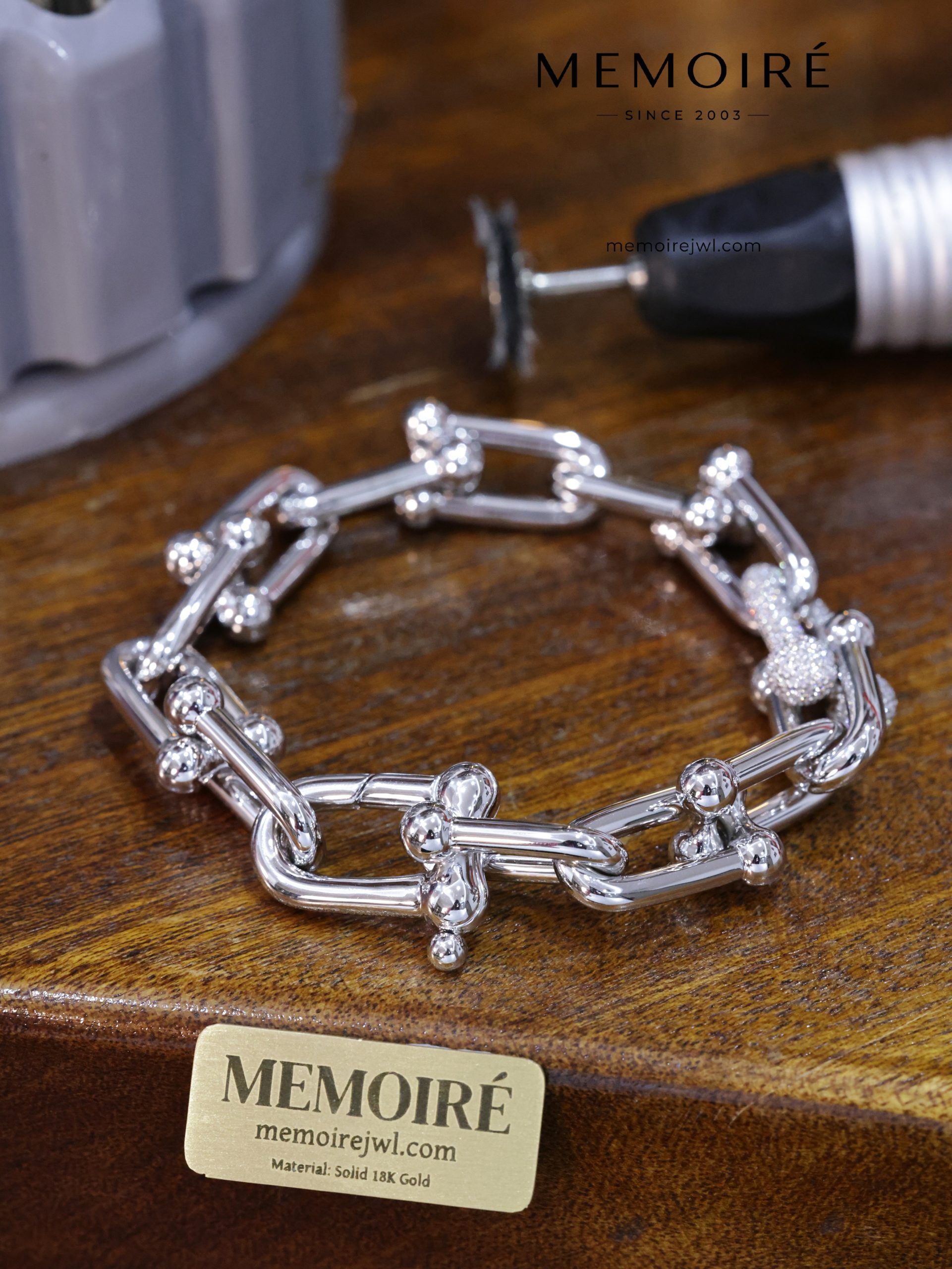 MEMOIRÉ 18K White Gold Pavé-Link Horsebit Chain Bracelet - Image 3