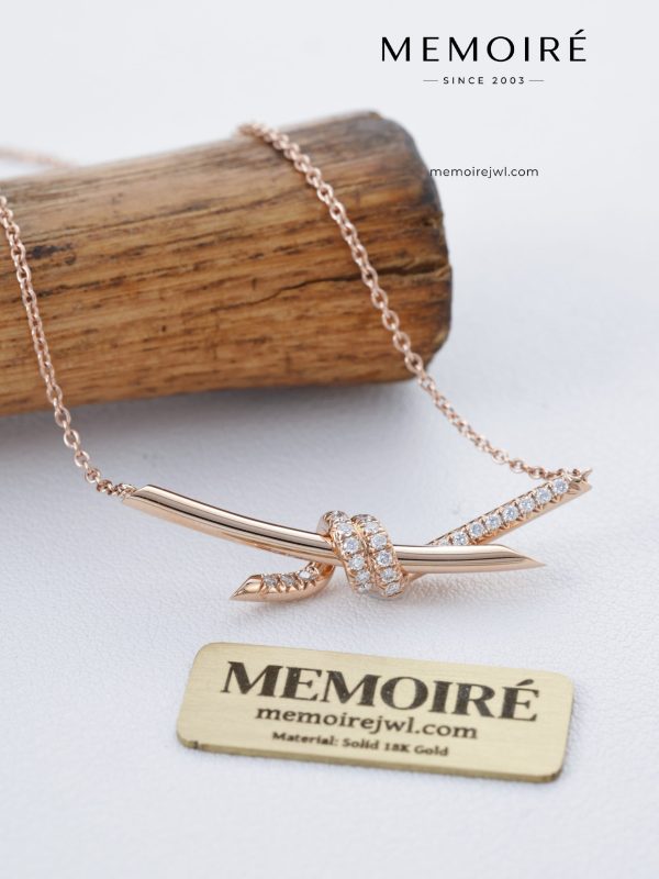 MEMOIRÉ 18K Rose Gold Pavé-Set Knot Pendant Necklace