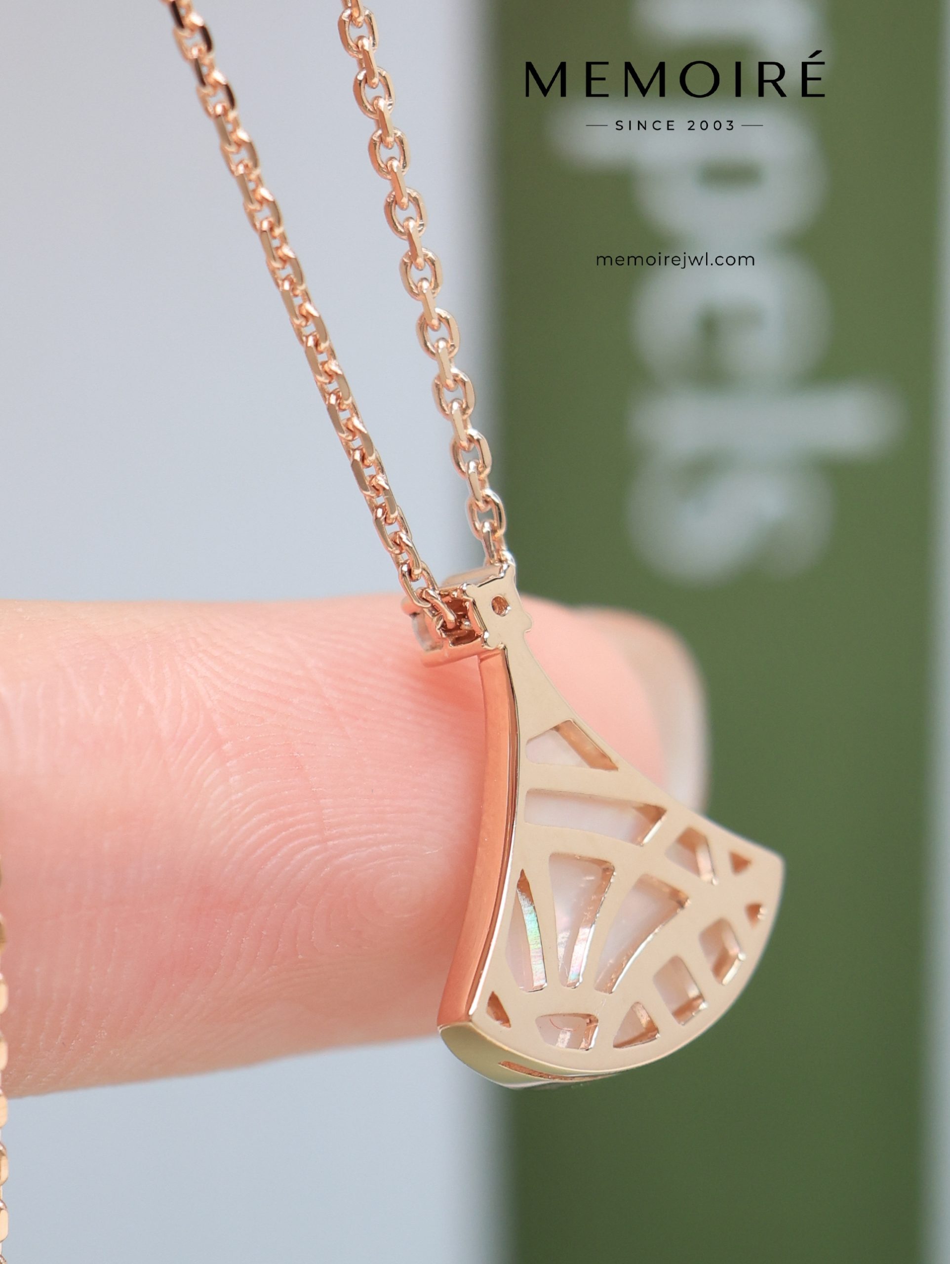 MEMOIRÉ 18K Rose Gold Mother-of-Pearl Fan Pendant Necklace - Image 3