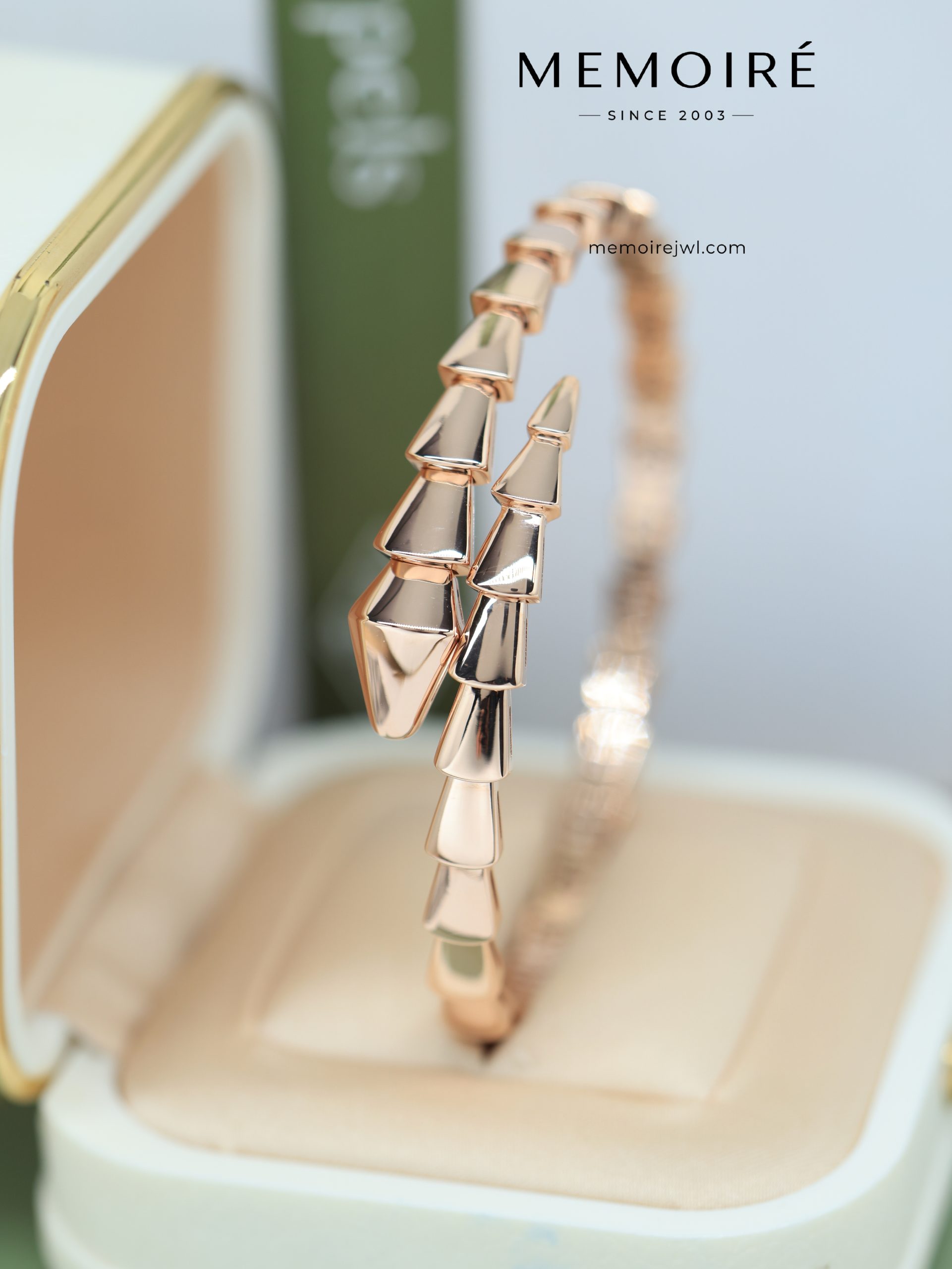MEMOIRÉ 18K Rose Gold Polished Serpent Bangle