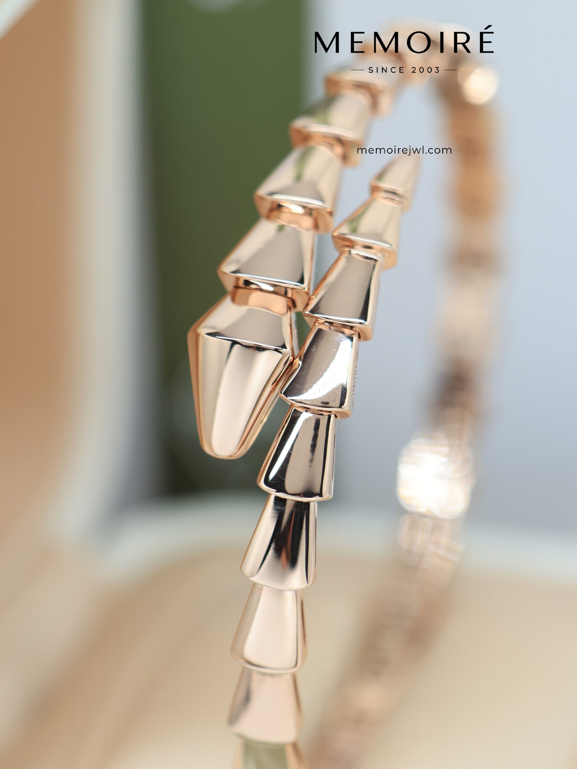 MEMOIRÉ 18K Rose Gold Polished Serpent Bangle - Image 4