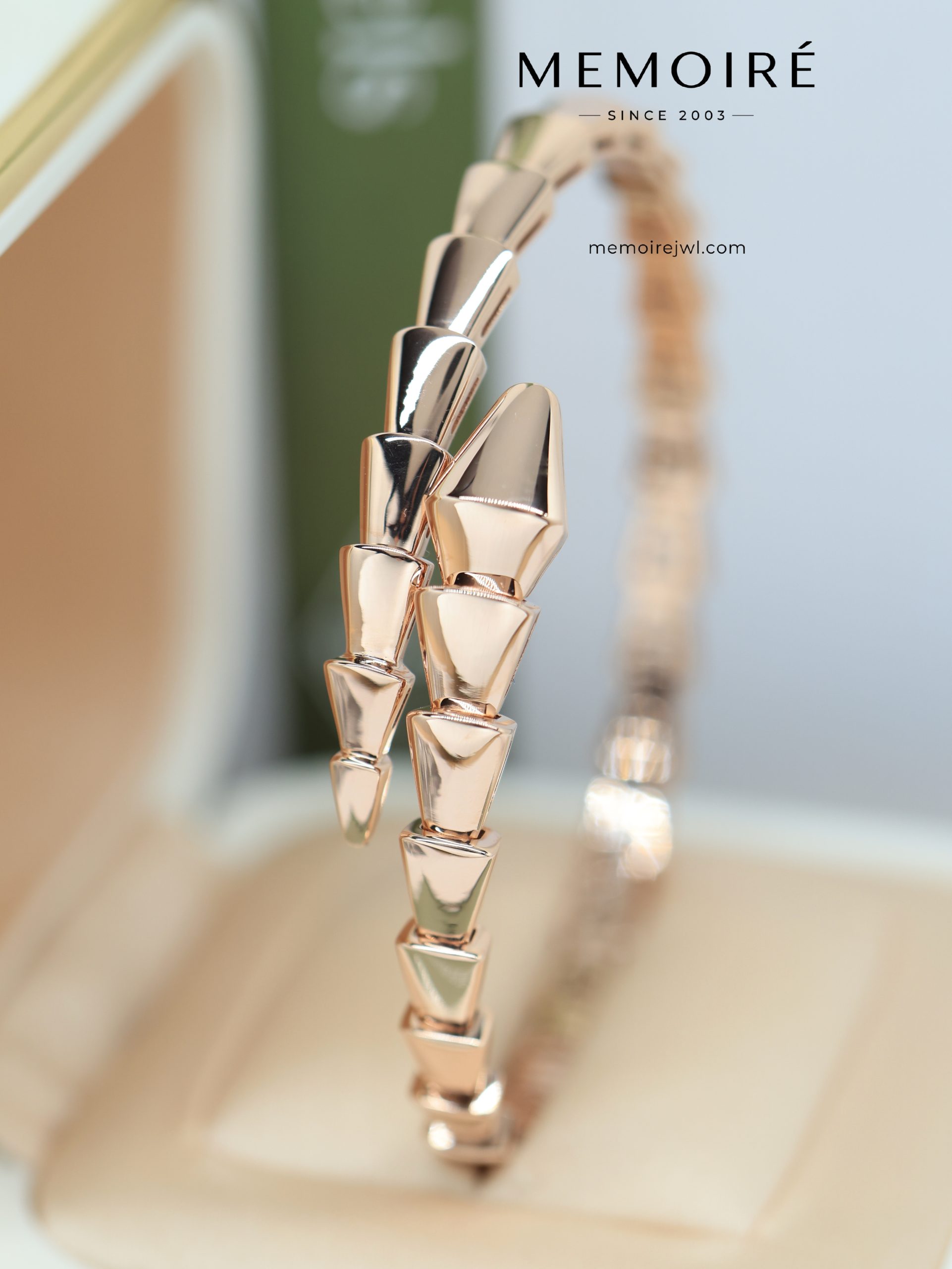 MEMOIRÉ 18K Rose Gold Polished Serpent Bangle - Image 5