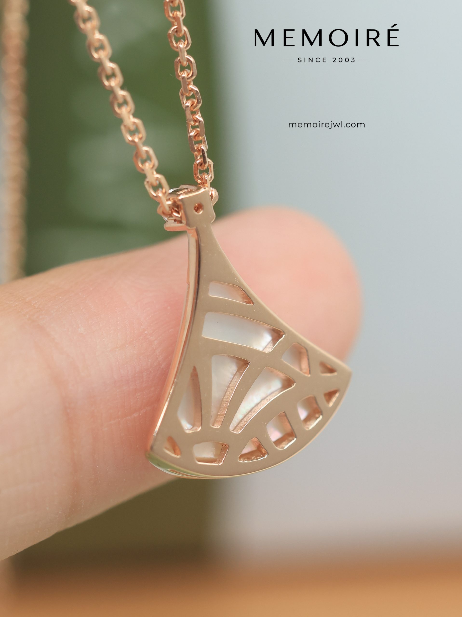 MEMOIRÉ 18K Rose Gold Mother-of-Pearl Fan Pendant Necklace - Image 5