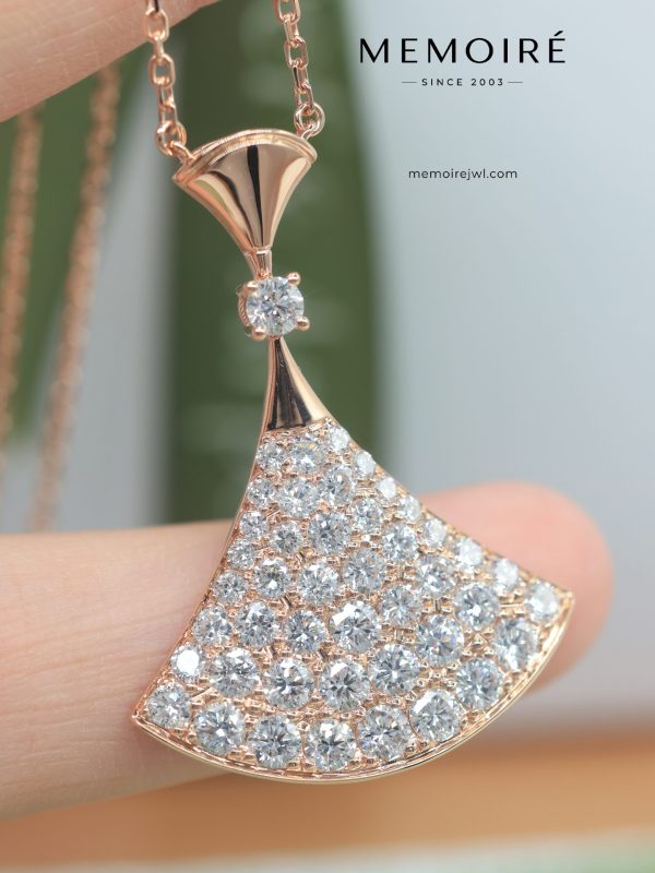 MEMOIRÉ 18K Rose Gold Full Diamond Fan Pendant Necklace