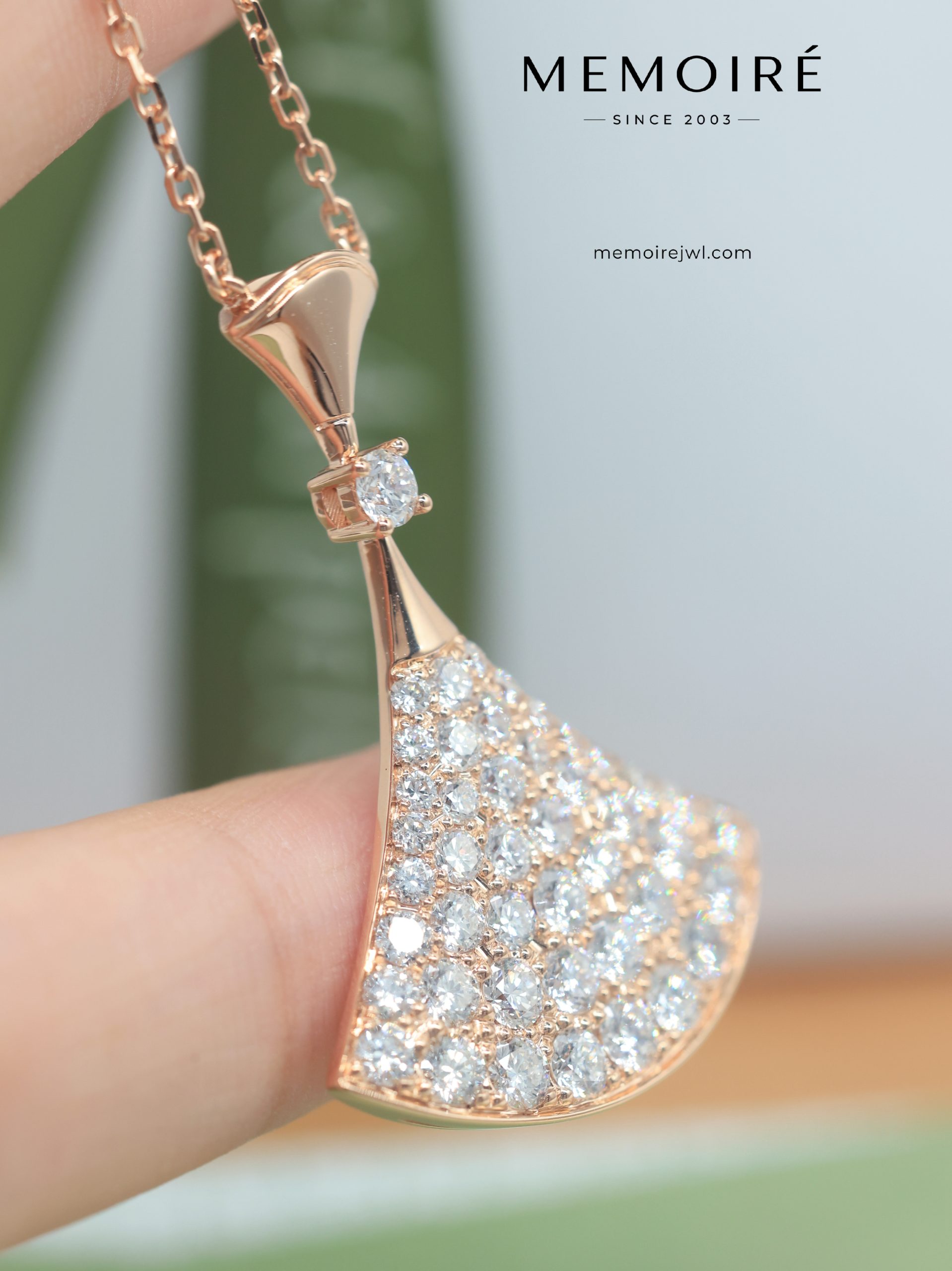 MEMOIRÉ 18K Rose Gold Full Diamond Fan Pendant Necklace - Image 3