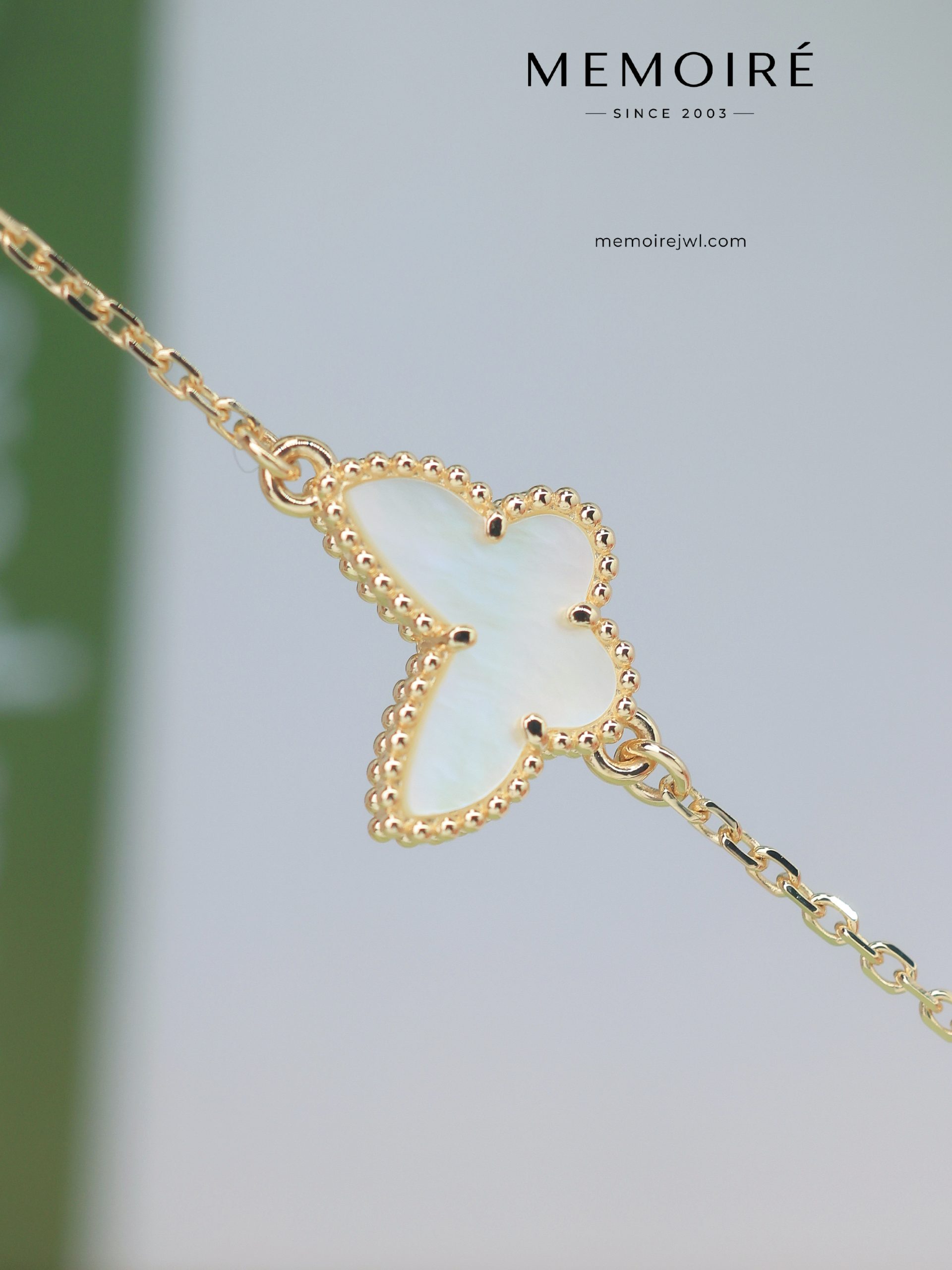 MEMOIRÉ 18K Yellow Gold Mother-of-Pearl Butterfly Bracelet - Image 3