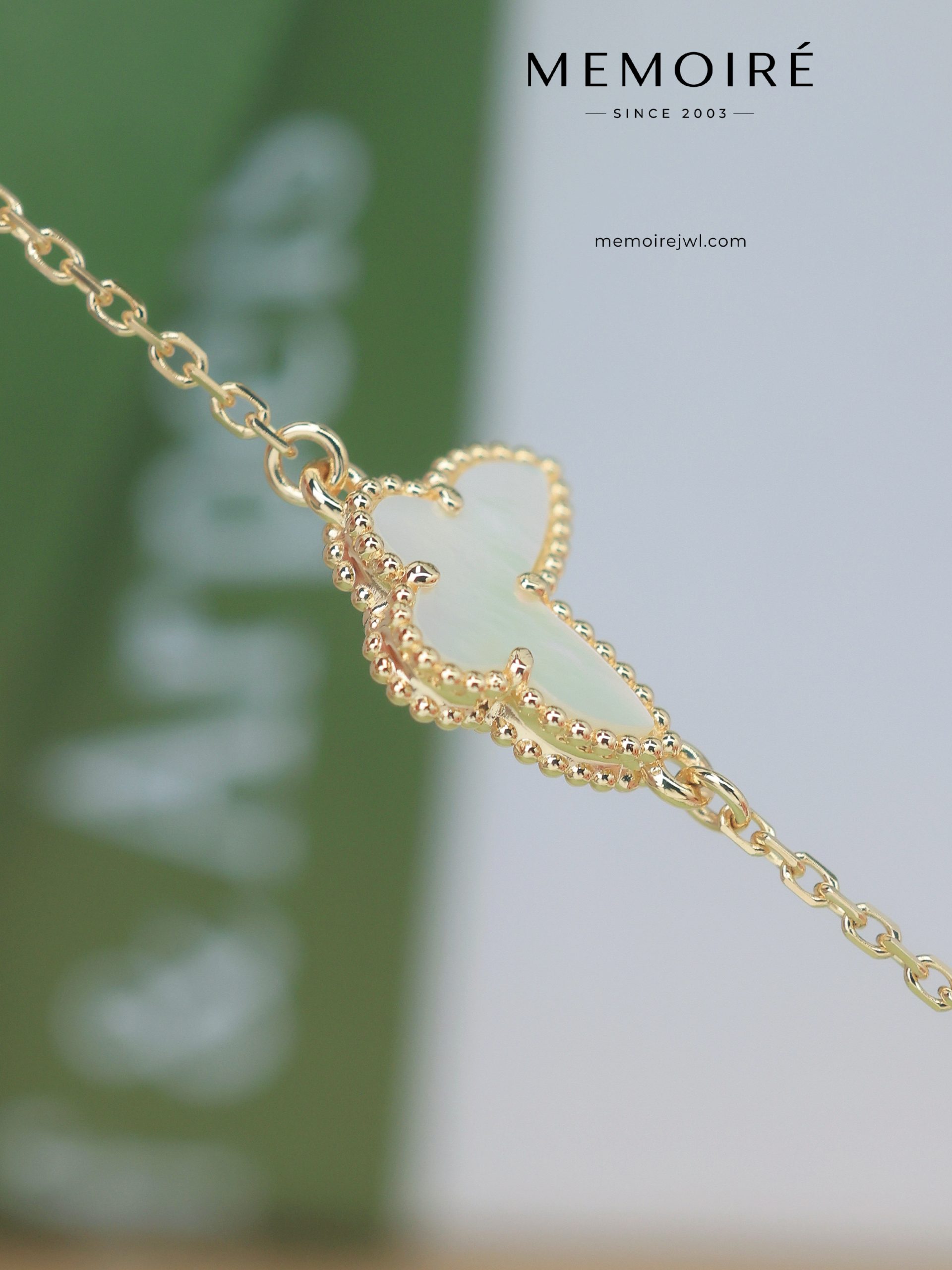 MEMOIRÉ 18K Yellow Gold Mother-of-Pearl Butterfly Bracelet - Image 4