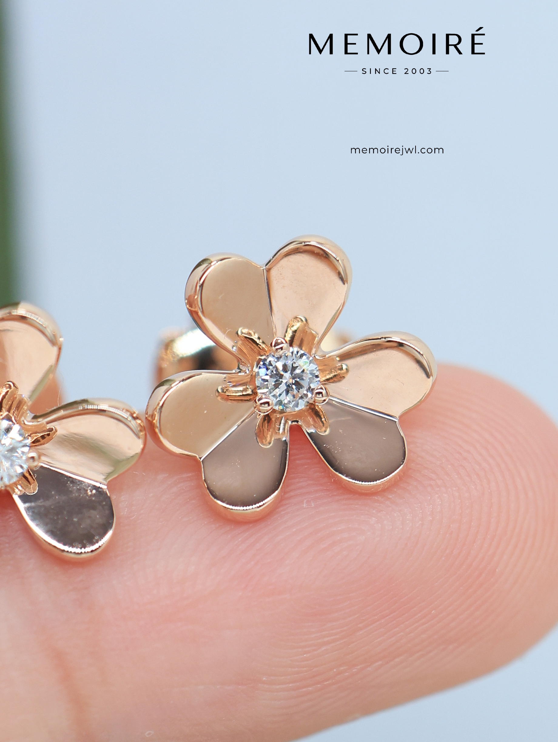 MEMOIRÉ 18K Rose Gold Diamond Flower Stud Earrings - Image 3