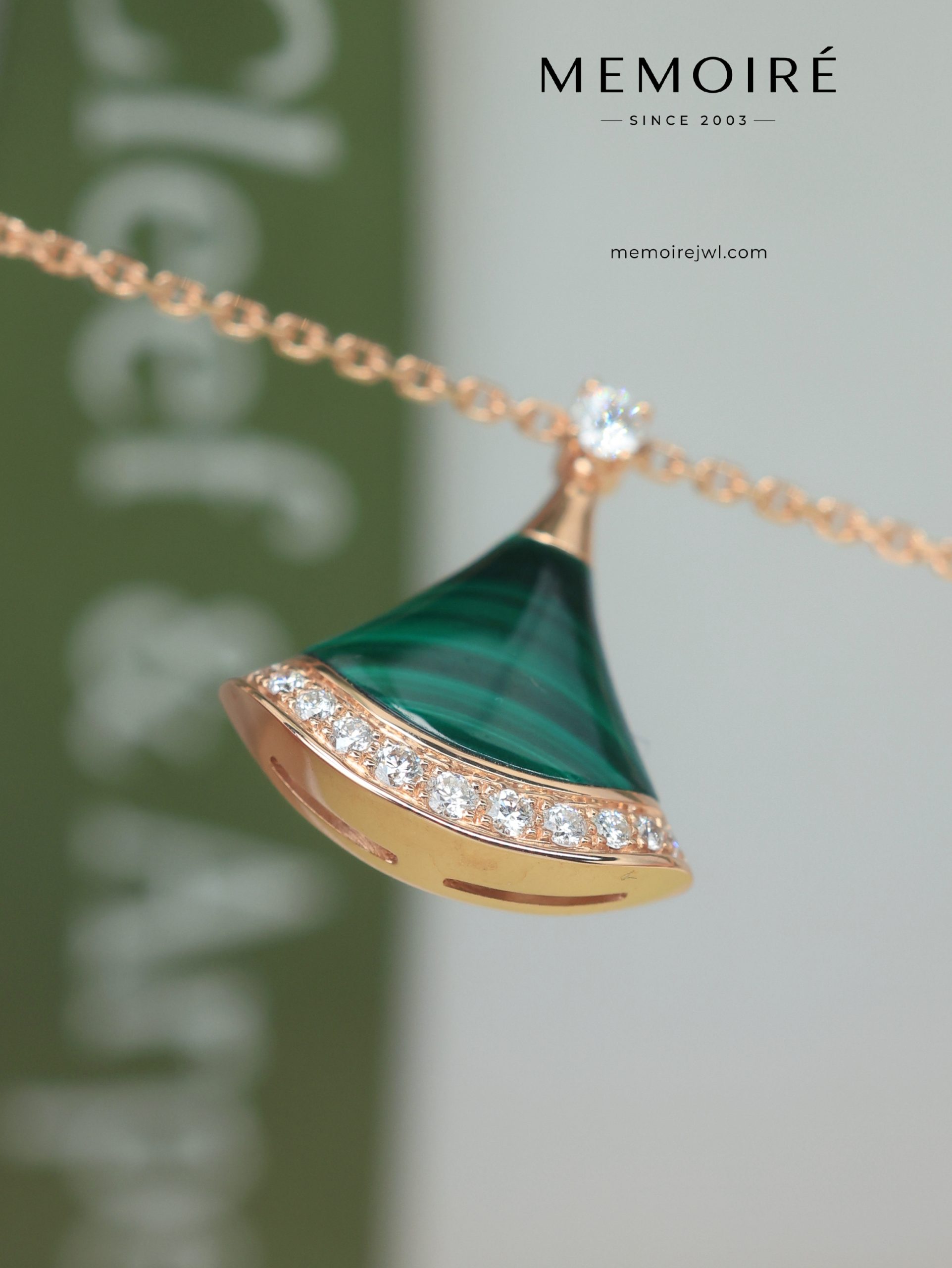 MEMOIRÉ 18K Rose Gold Malachite Fan Pendant Necklace - Image 3