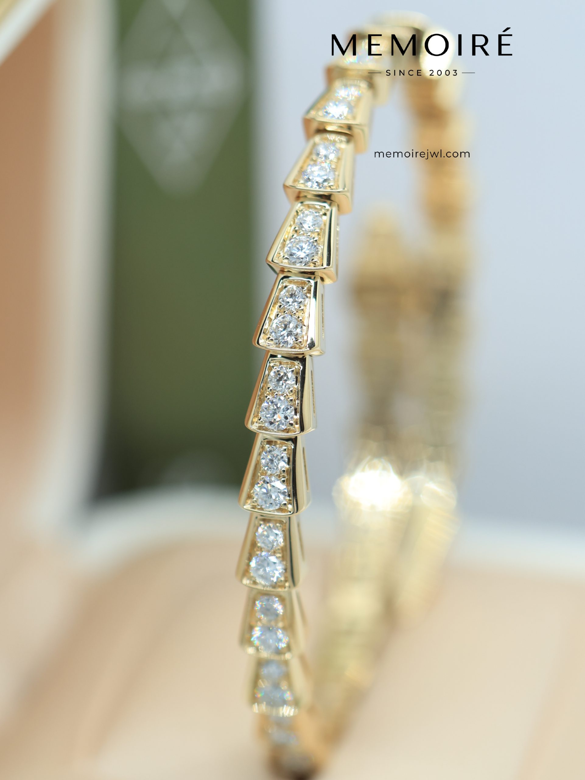 MEMOIRÉ 18K Yellow Gold Full Diamond Serpent Bangle - Image 5