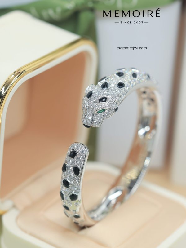 MEMOIRÉ 18K White Gold Diamond Panther Bangle