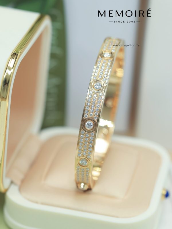 MEMOIRÉ 18K Yellow Gold Full Diamond Love Bangle