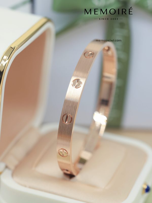 MEMOIRÉ 18K Rose Gold Brushed Love Bangle