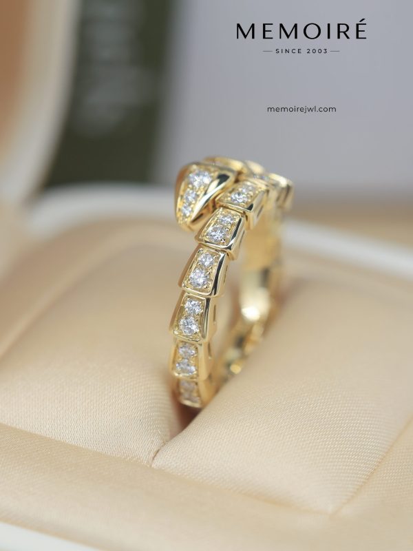 MEMOIRÉ 18K Yellow Gold Full Diamond Serpent Ring