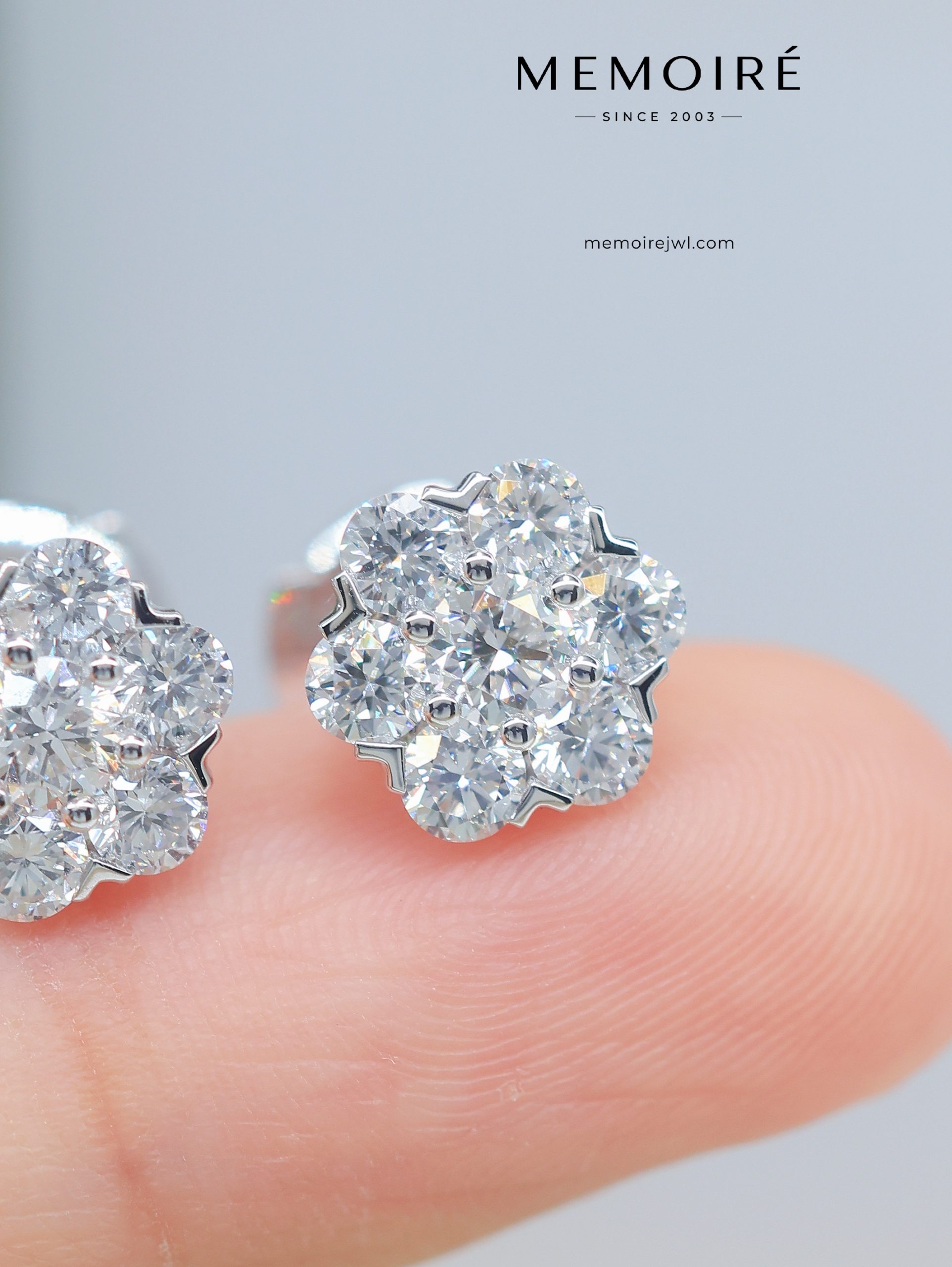 MEMOIRÉ 18K White Gold Flower Cluster Diamond Stud Earrings - Image 4