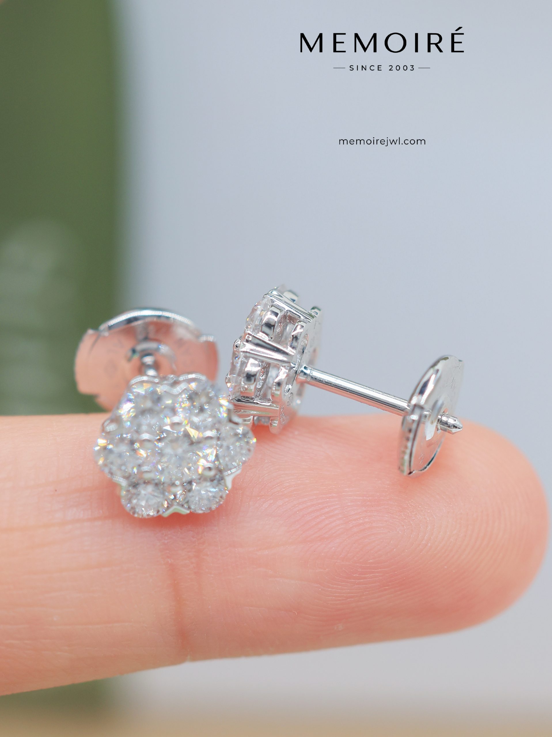 MEMOIRÉ 18K White Gold Flower Cluster Diamond Stud Earrings - Image 5