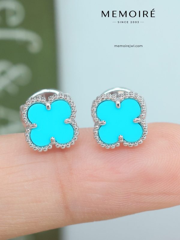 MEMOIRÉ 18K White Gold Turquoise Clover Stud Earrings