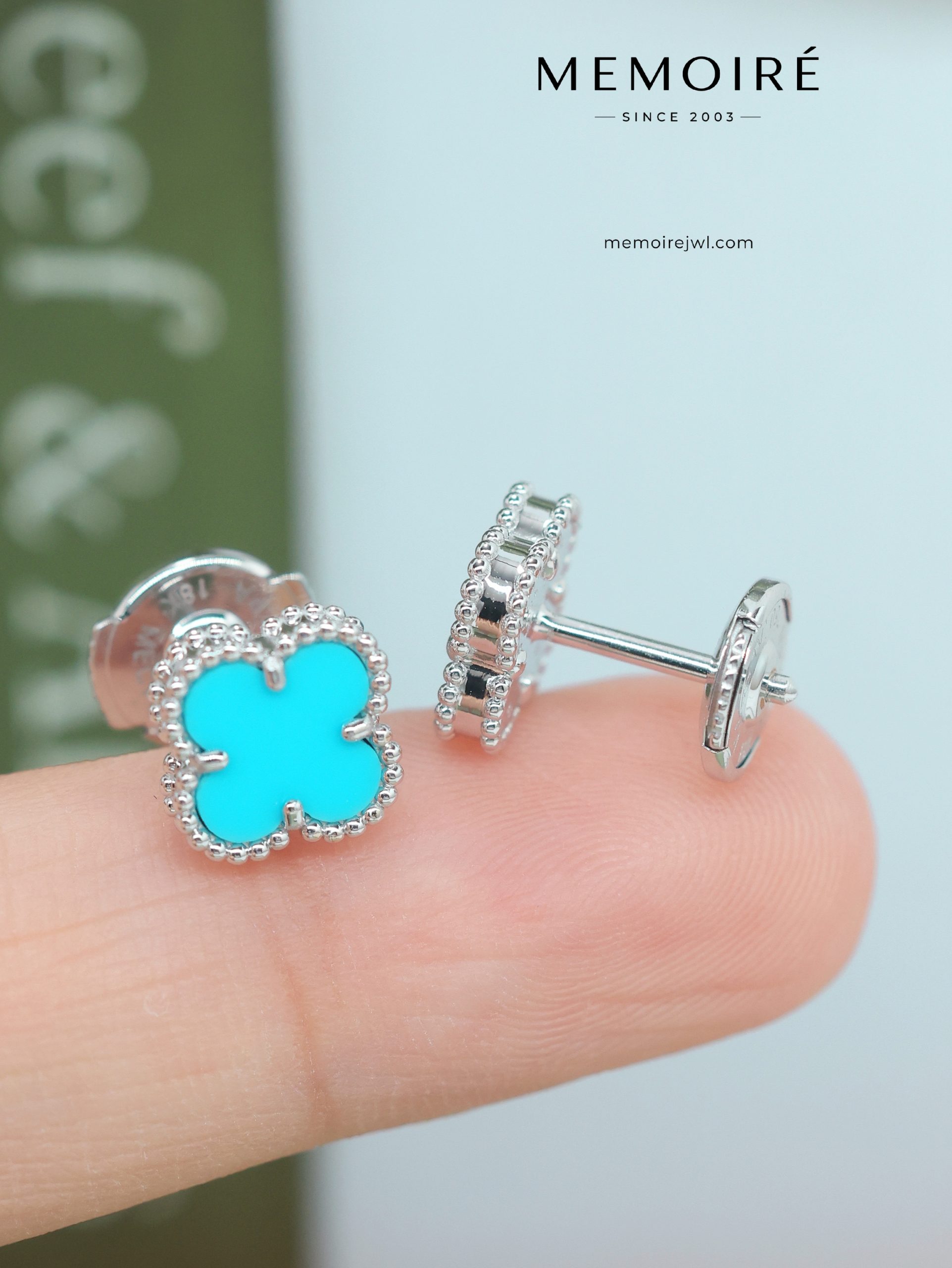 MEMOIRÉ 18K White Gold Turquoise Clover Stud Earrings - Image 4