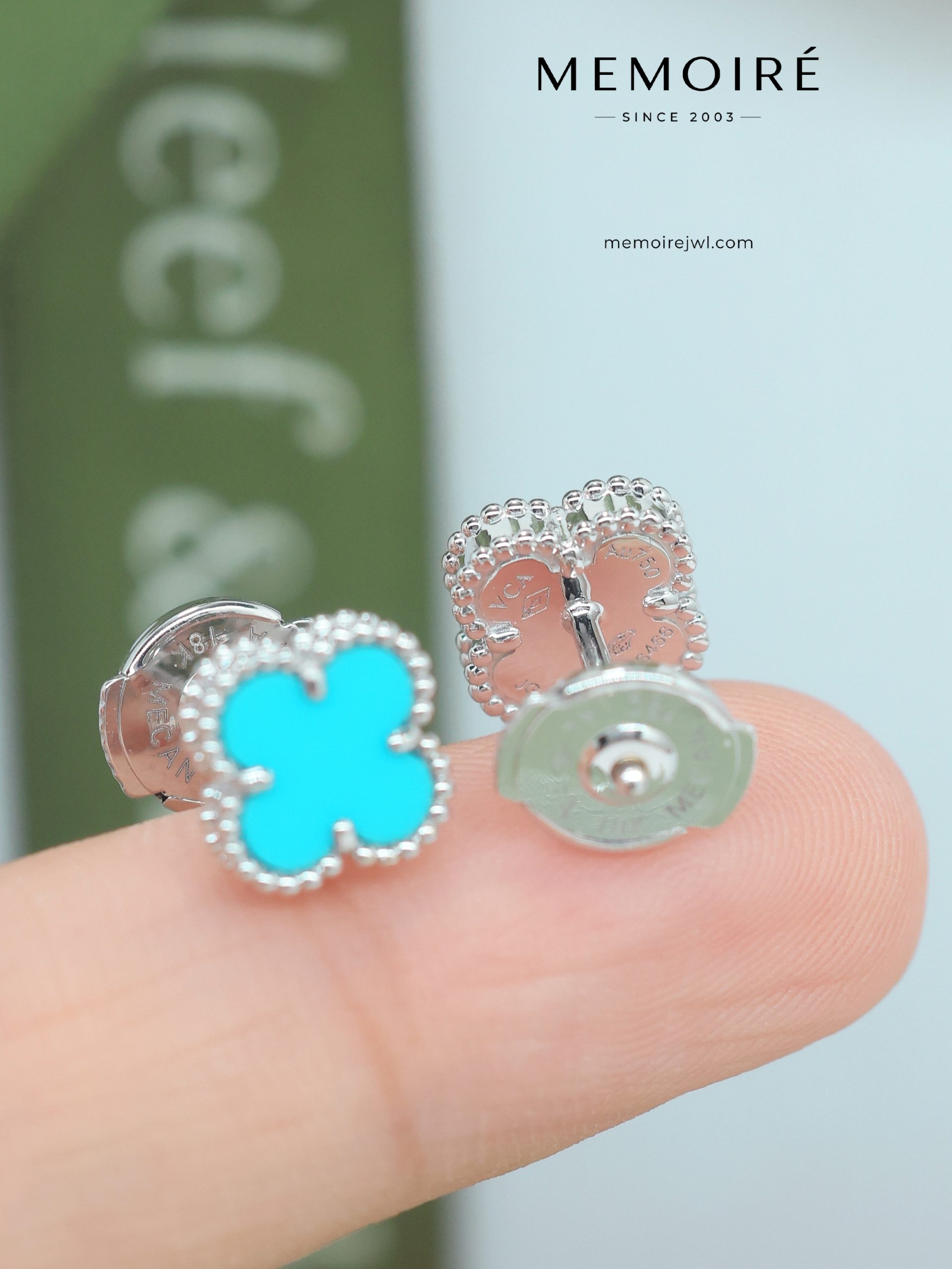 MEMOIRÉ 18K White Gold Turquoise Clover Stud Earrings - Image 5