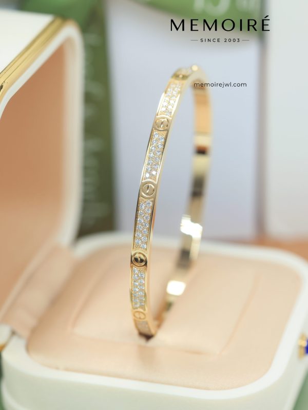 MEMOIRÉ 18K Yellow Gold Full Diamond Love Bangle