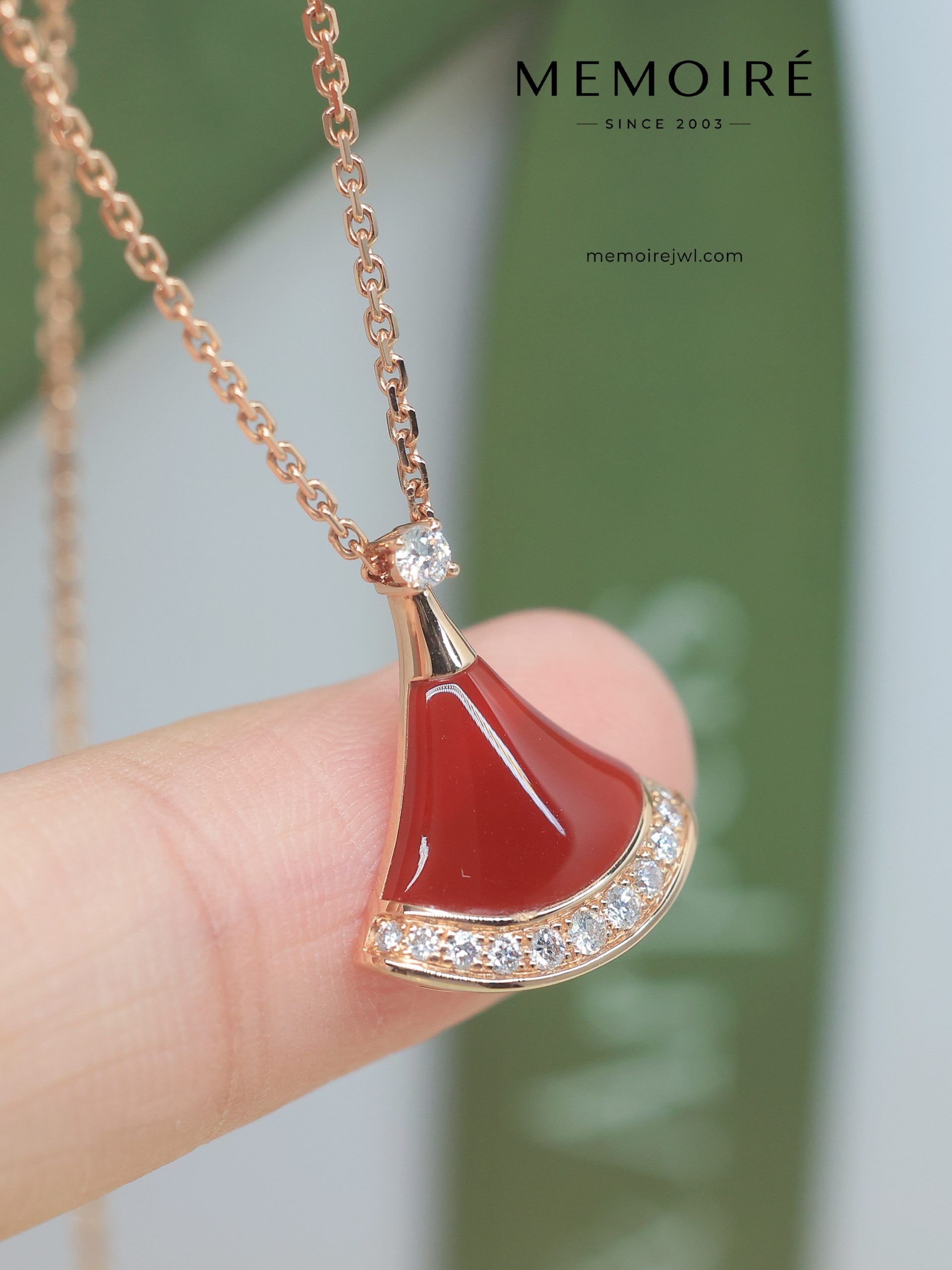 MEMOIRÉ 18K Rose Gold Red Agate Fan Pendant Necklace - Image 3