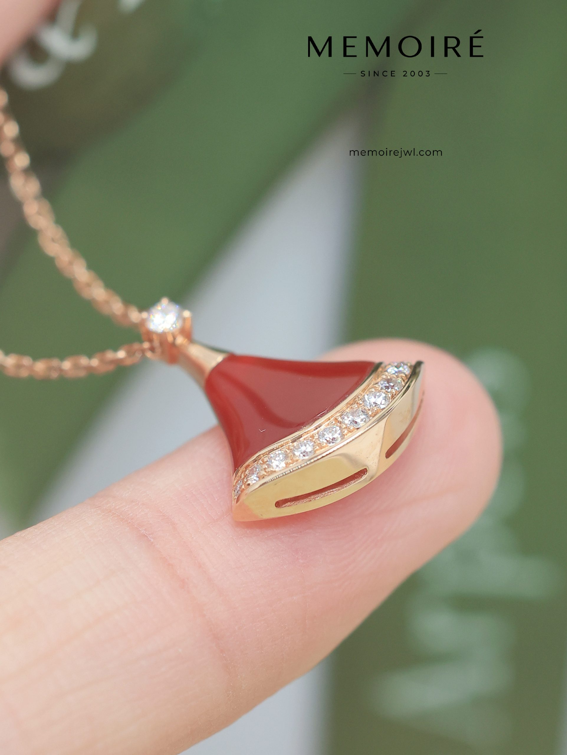 MEMOIRÉ 18K Rose Gold Red Agate Fan Pendant Necklace - Image 4