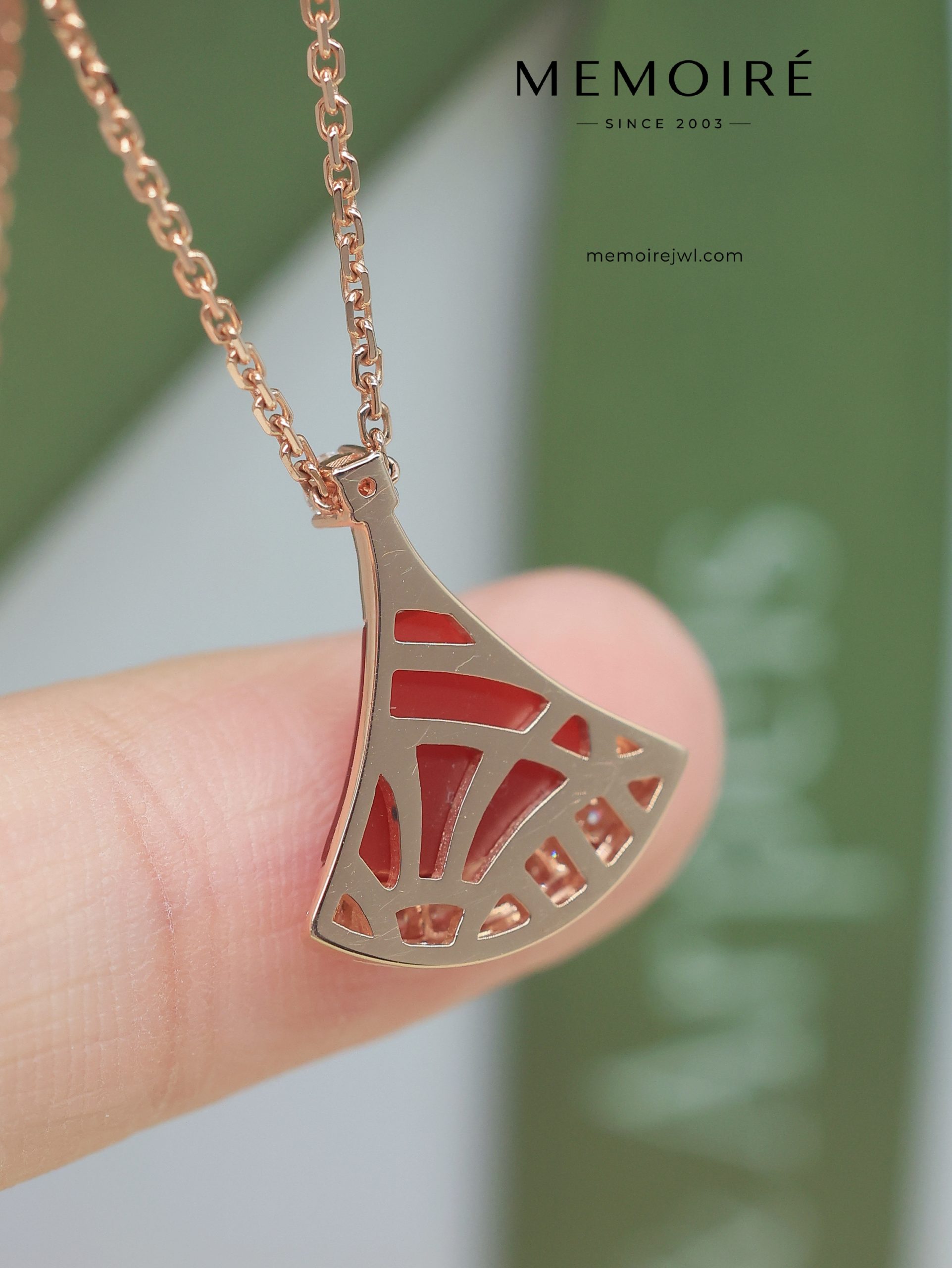 MEMOIRÉ 18K Rose Gold Red Agate Fan Pendant Necklace - Image 5