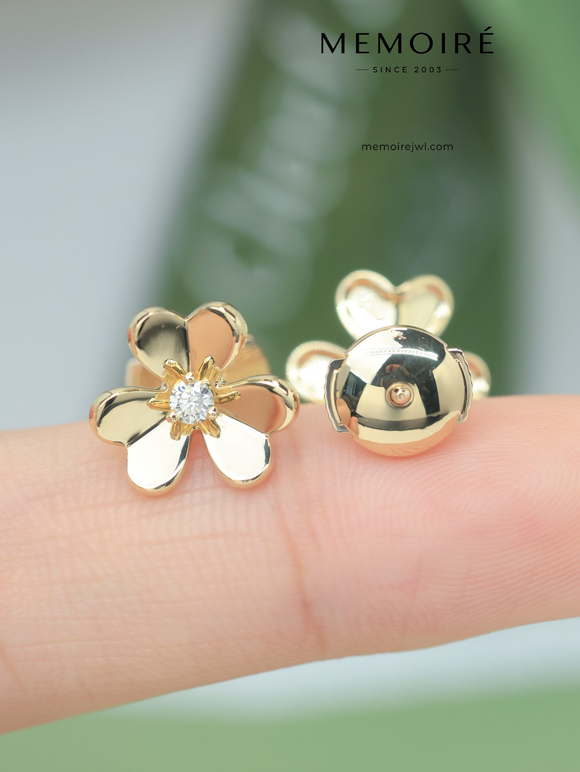 MEMOIRÉ 18K Yellow Gold Flower Stud Earrings with Center Diamond - Image 3