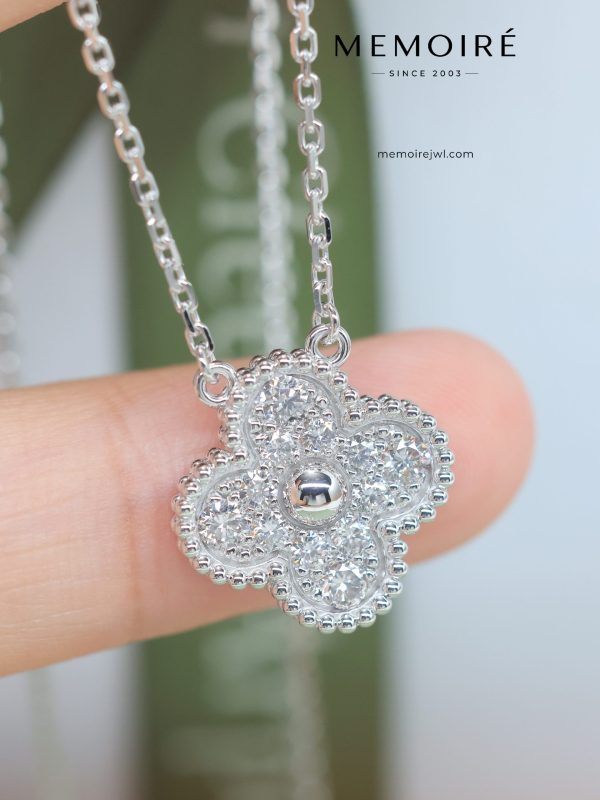 MEMOIRÉ 18K White Gold Full Diamond Clover Pendant Necklace