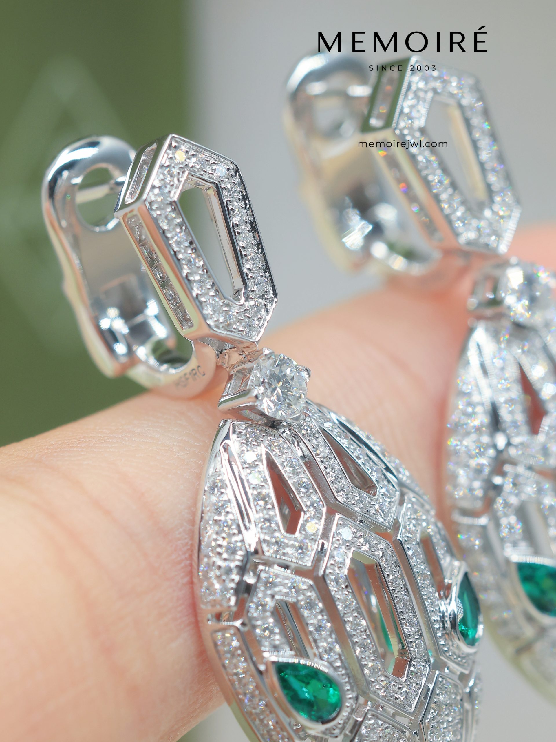 MEMOIRÉ 18K White Gold Snake-Skin Diamond & Emerald Drop Earrings - Image 4