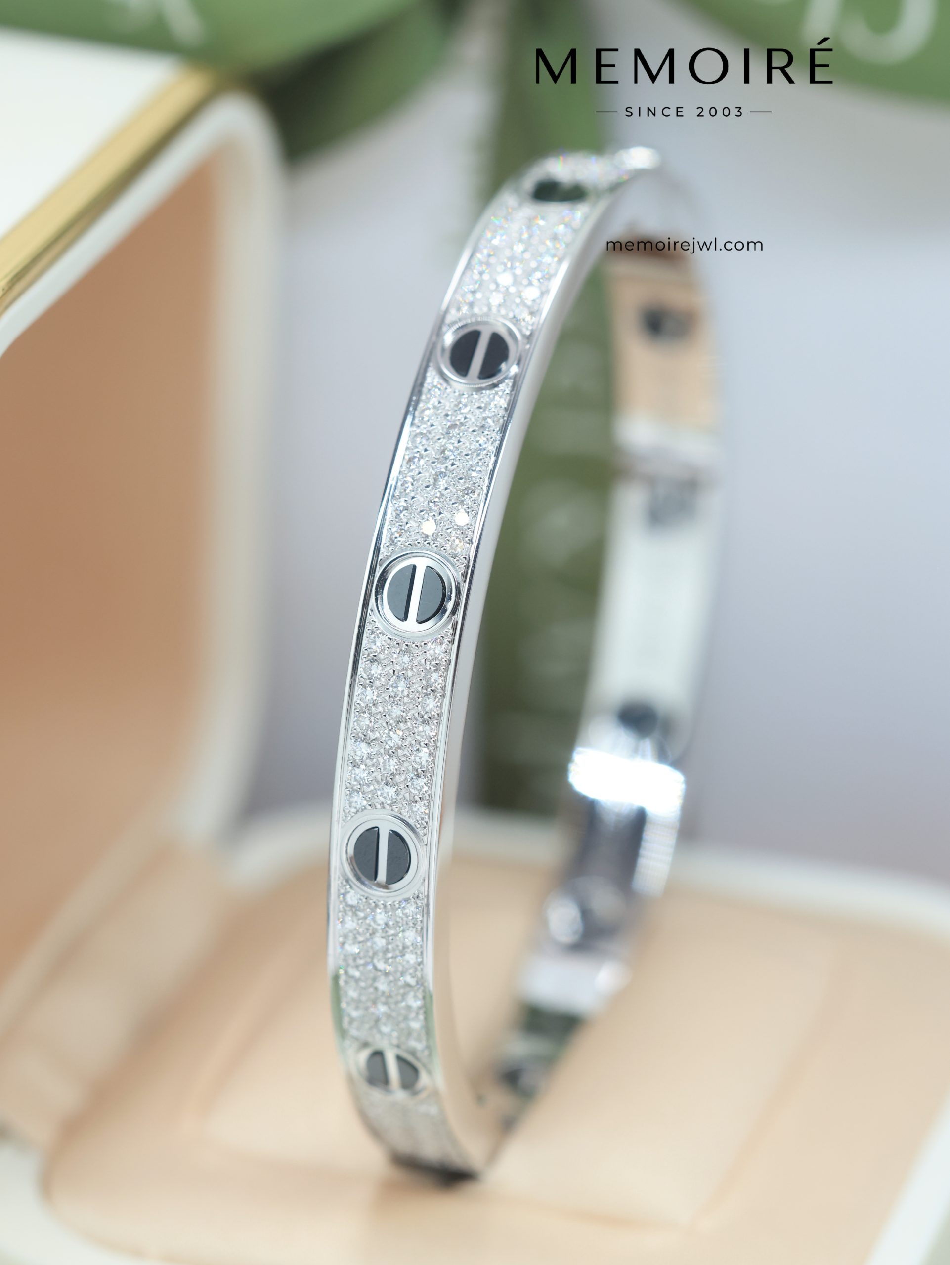 MEMOIRÉ 18K White Gold Full Diamond Love Bangle