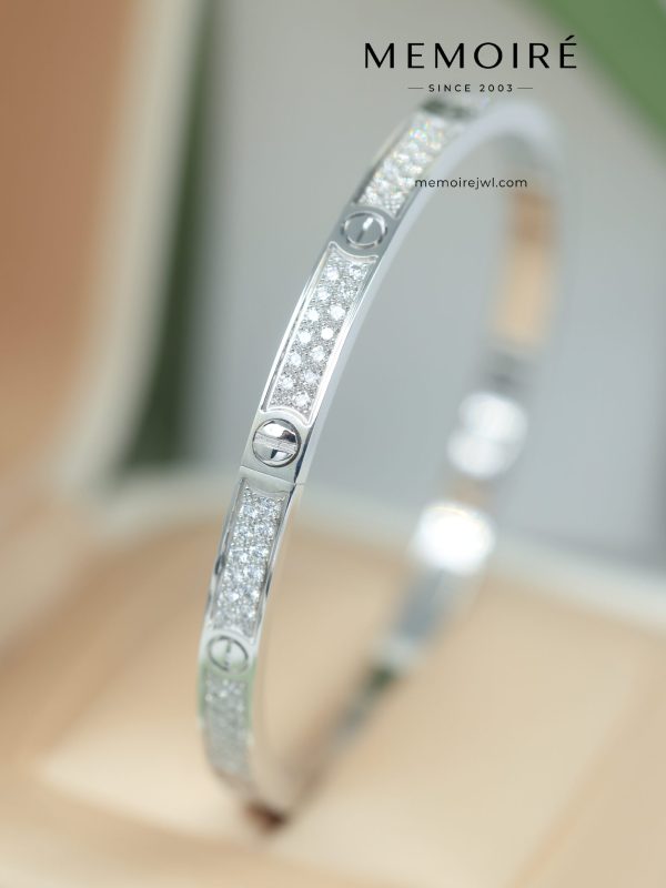 MEMOIRÉ 18K White Gold Full Diamond Love Bangle
