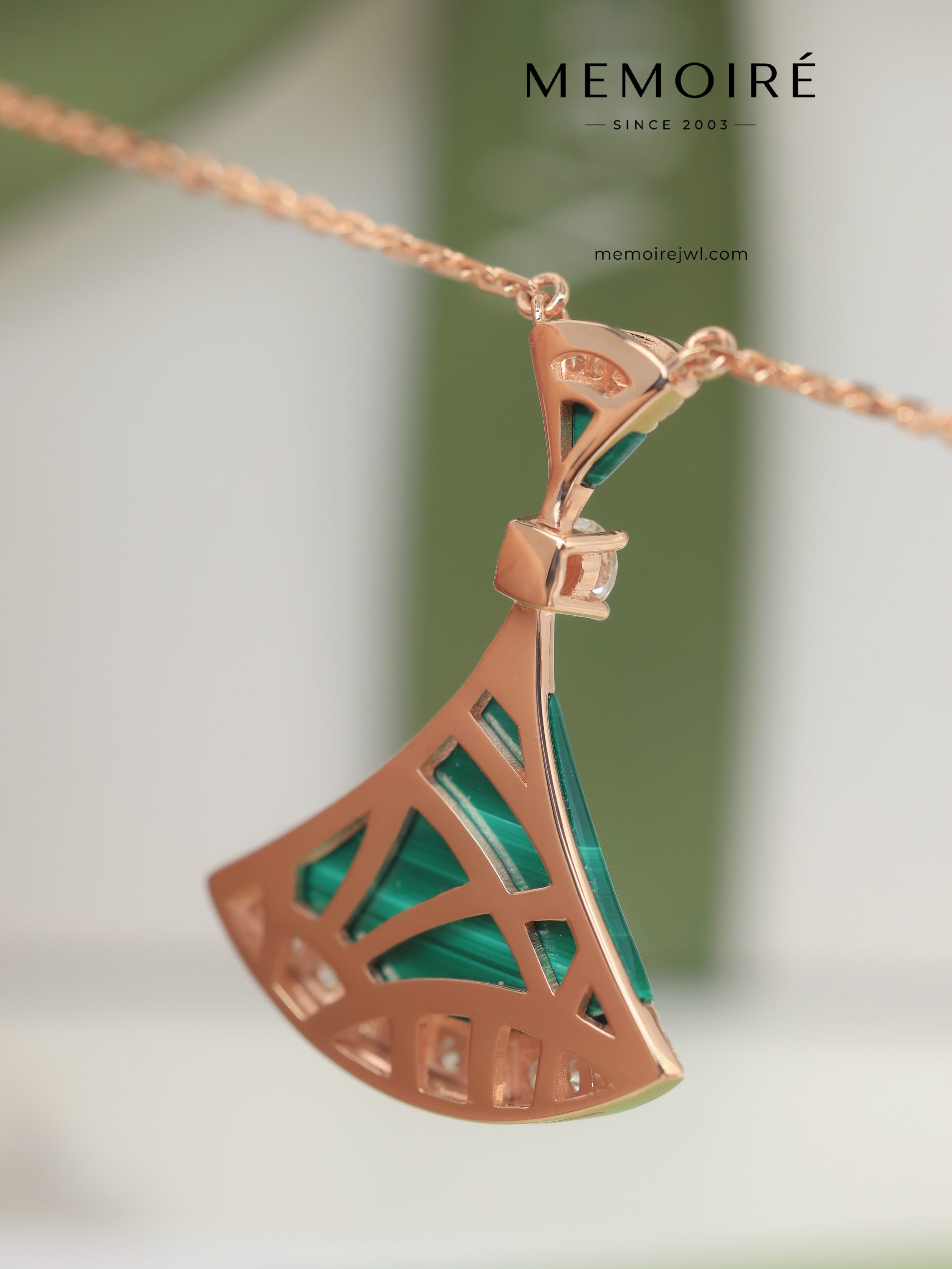 MEMOIRÉ 18K Rose Gold Malachite & Diamond Fan Pendant Necklace - Image 4
