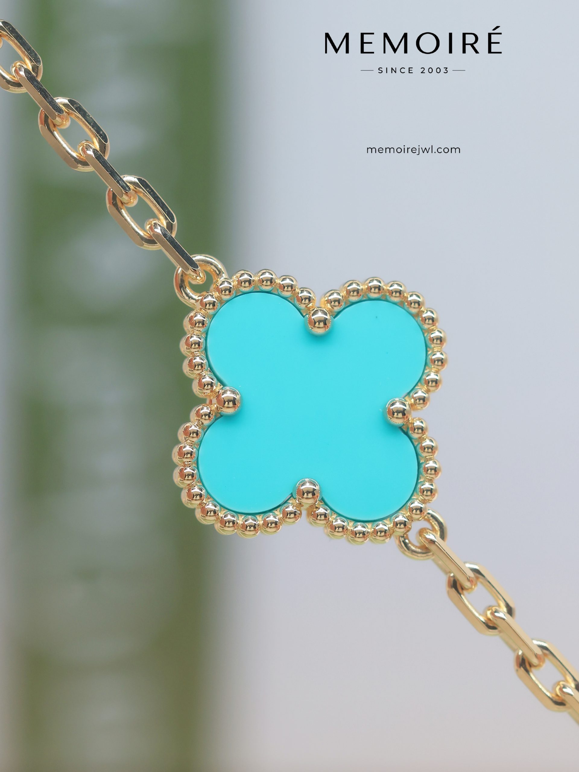 MEMOIRÉ 18K Yellow Gold Turquoise Clover Bracelet - Image 5