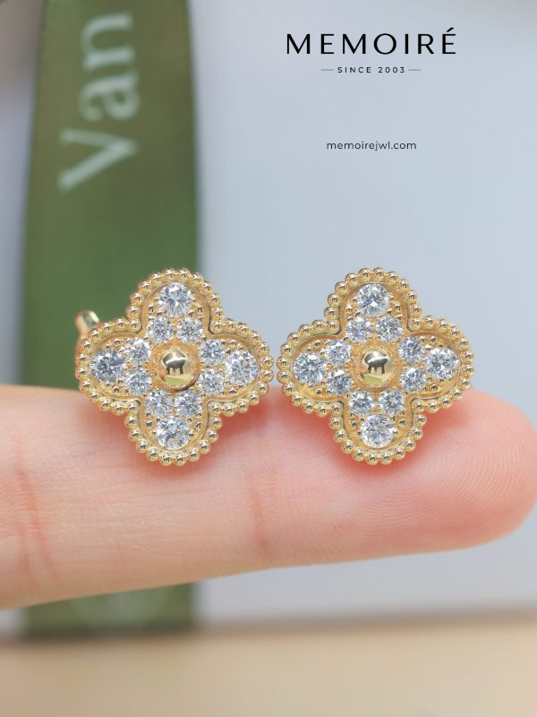 MEMOIRÉ 18K Yellow Gold Full Diamond Clover Stud Earrings