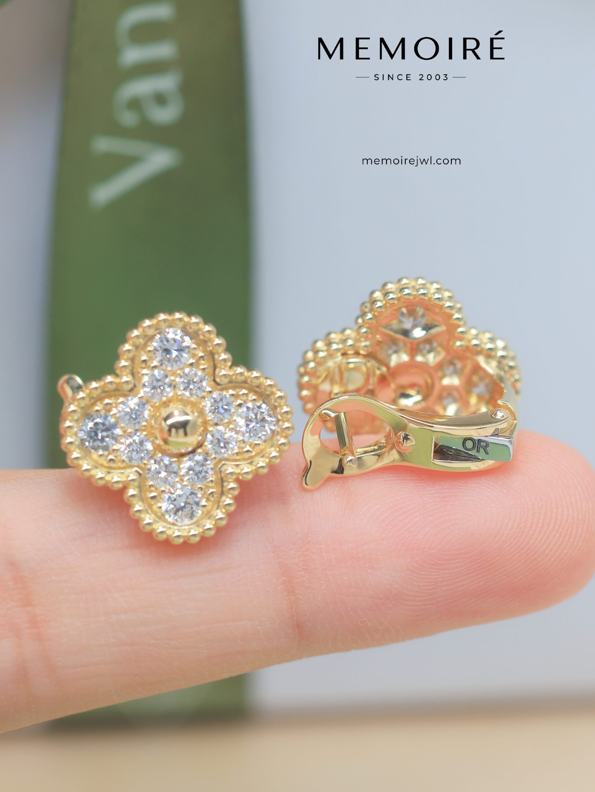 MEMOIRÉ 18K Yellow Gold Full Diamond Clover Stud Earrings - Image 4