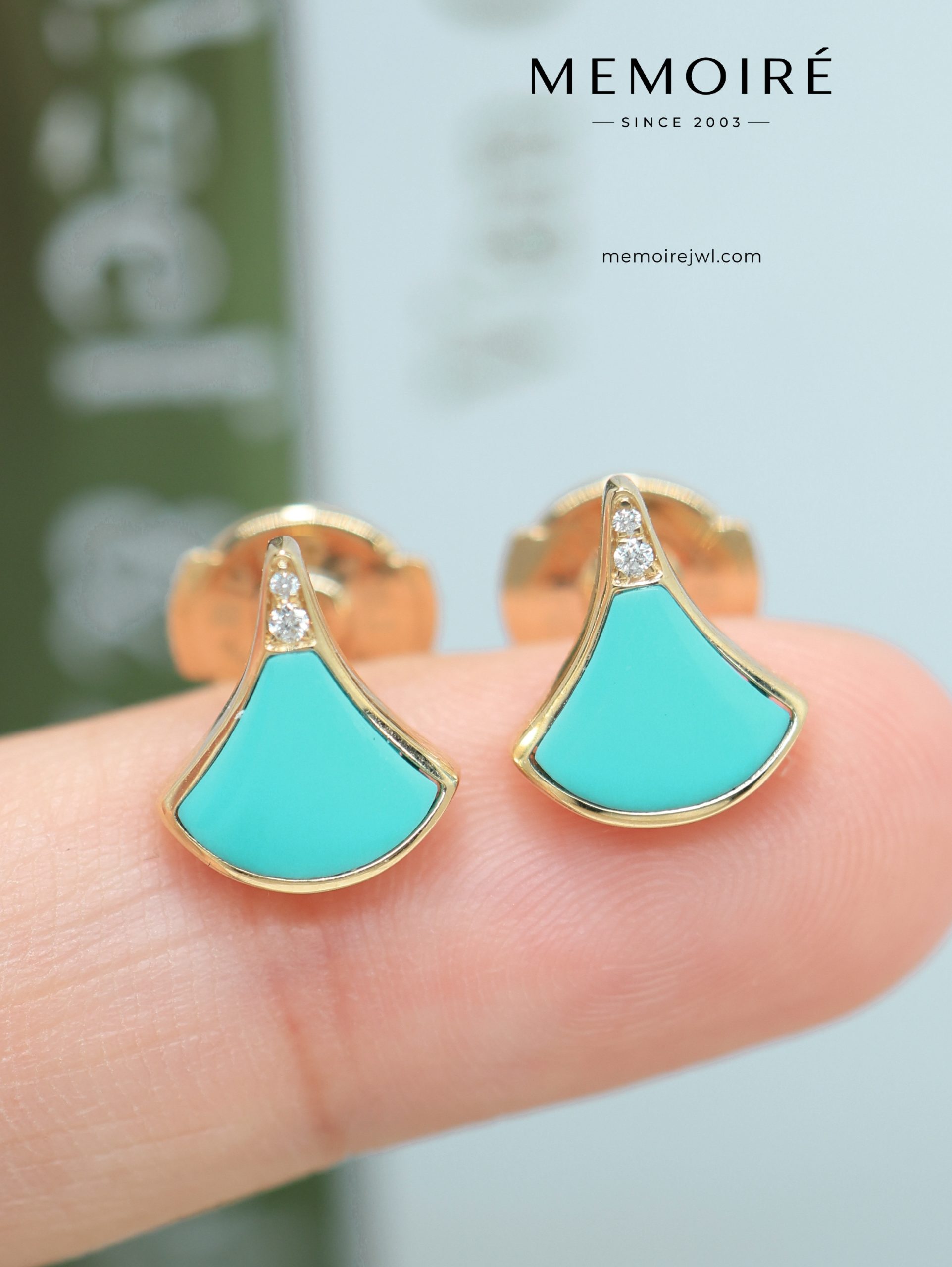 MEMOIRÉ 18K Yellow Gold Turquoise Fan-Shaped Stud Earrings