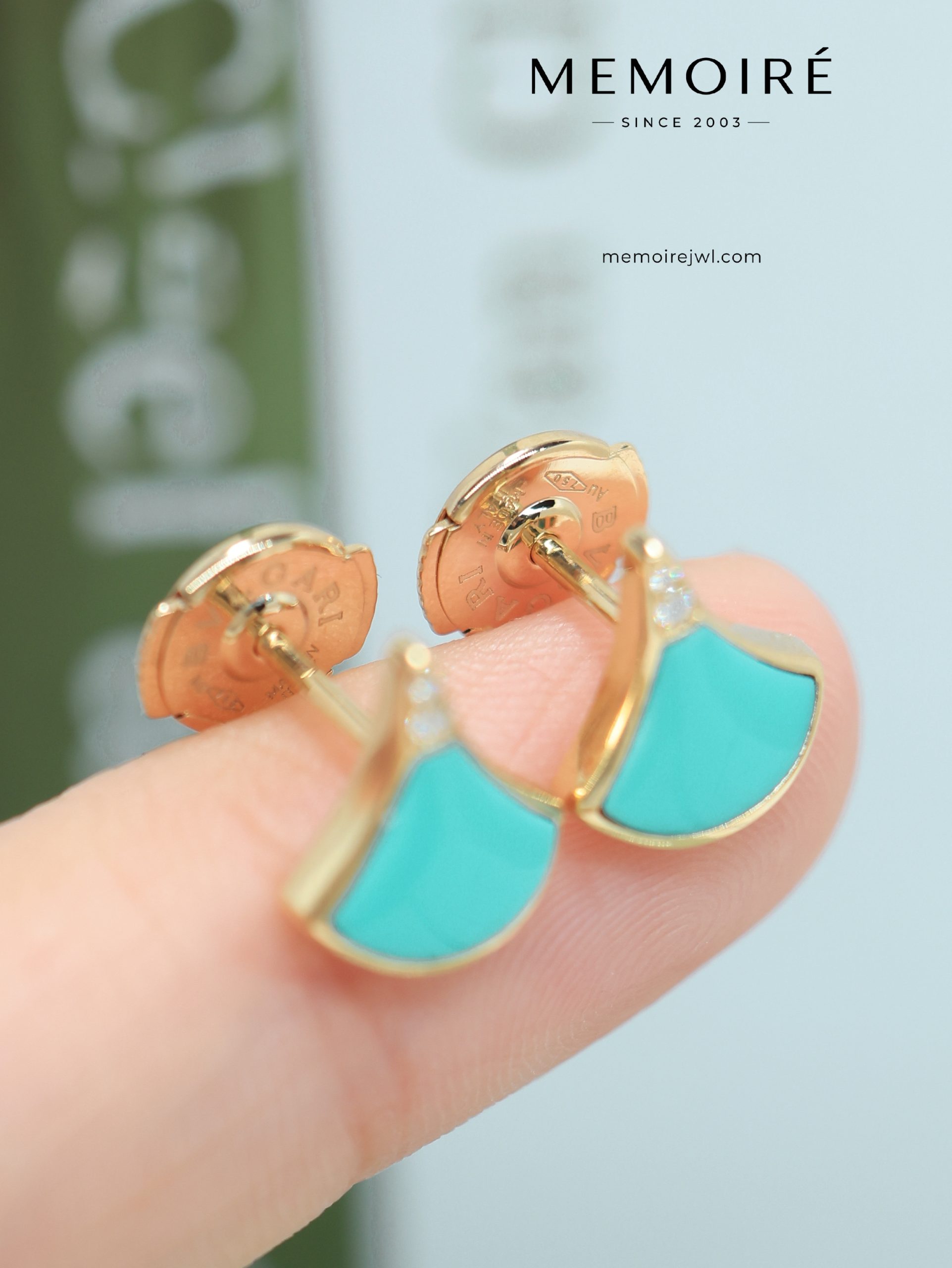 MEMOIRÉ 18K Yellow Gold Turquoise Fan-Shaped Stud Earrings - Image 5