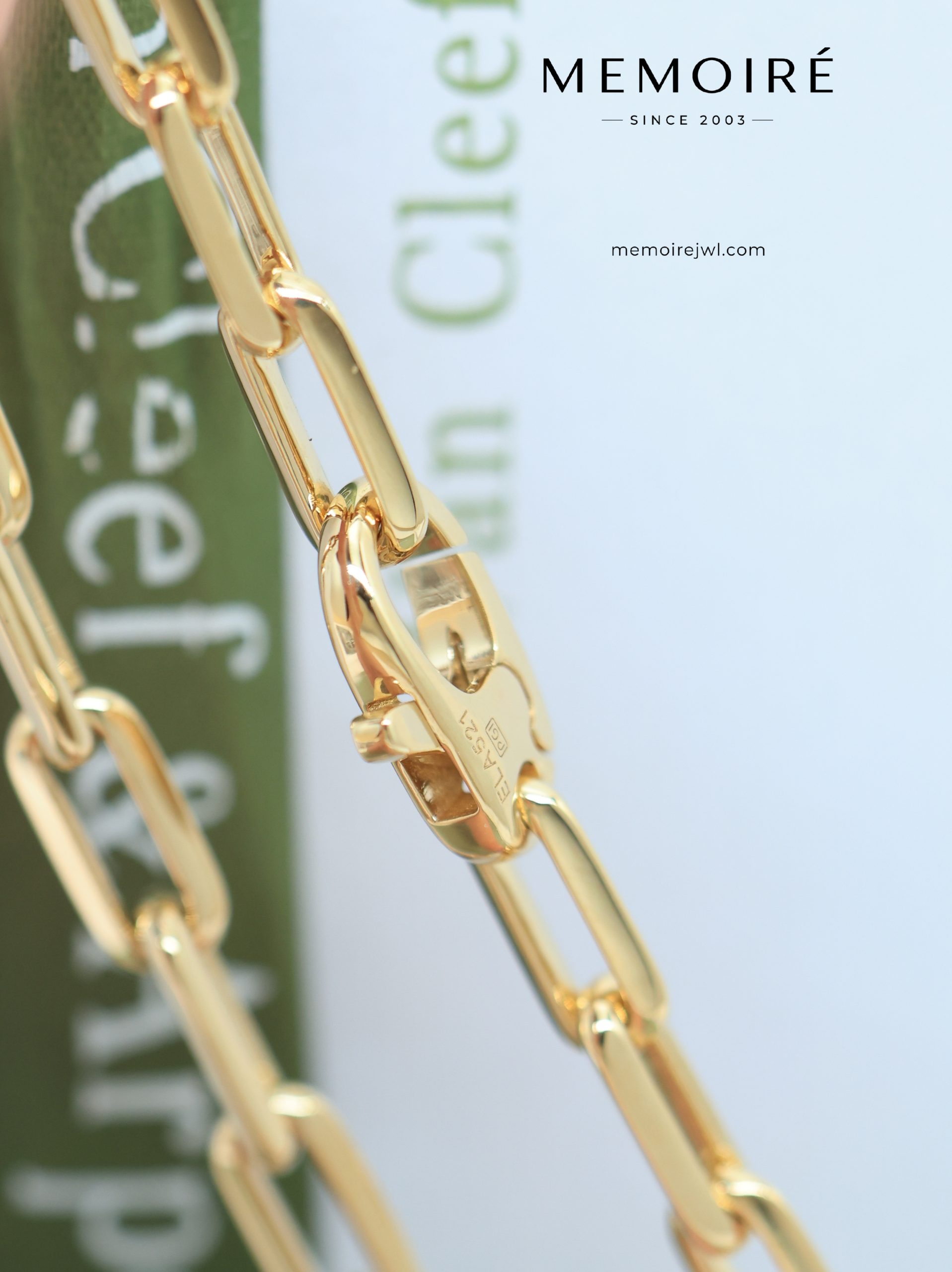 MEMOIRÉ 18K Yellow Gold Paperclip Chain Bracelet - Image 3