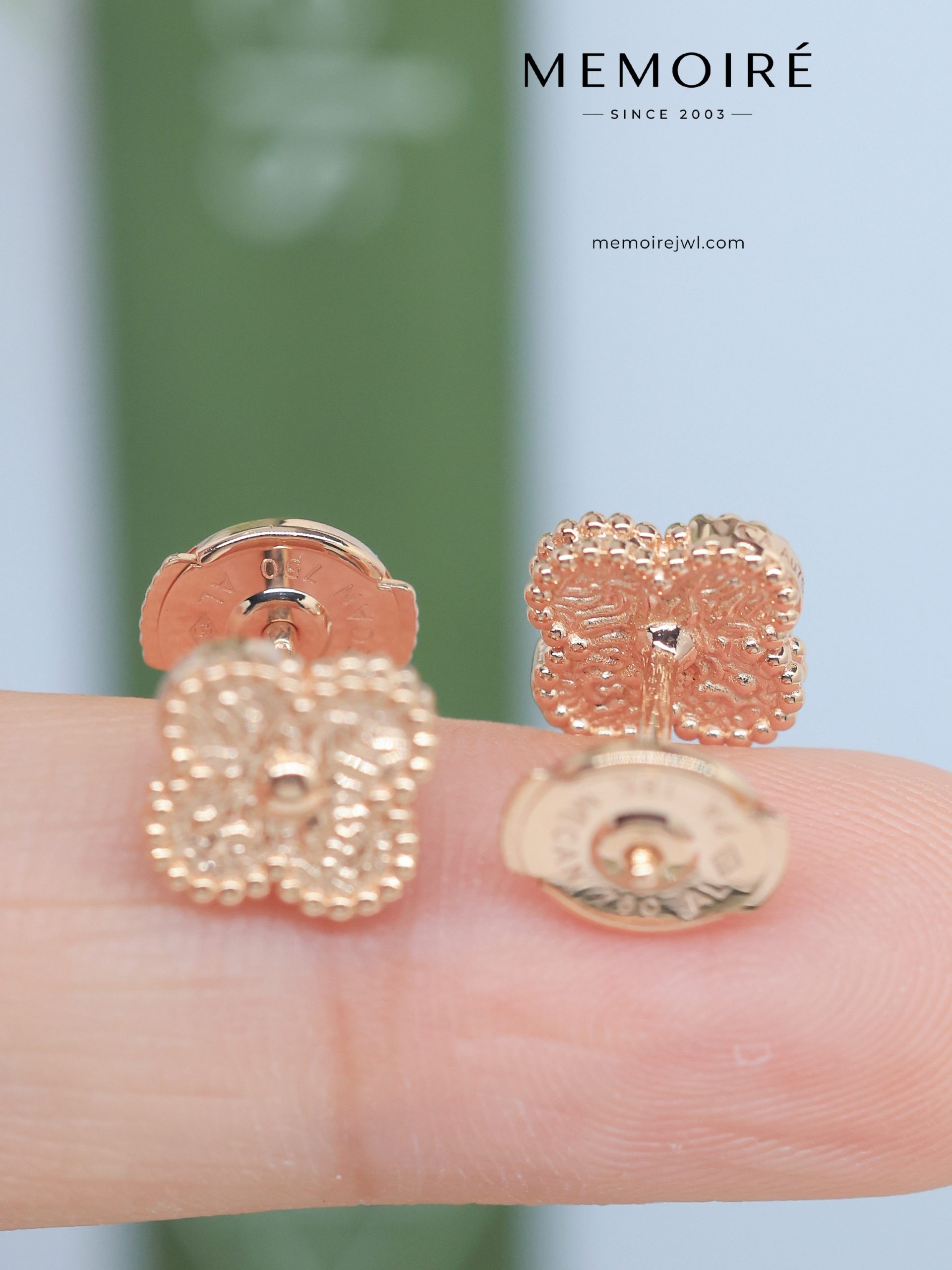 MEMOIRÉ 18K Rose Gold Engraved Clover Stud Earrings - Image 5